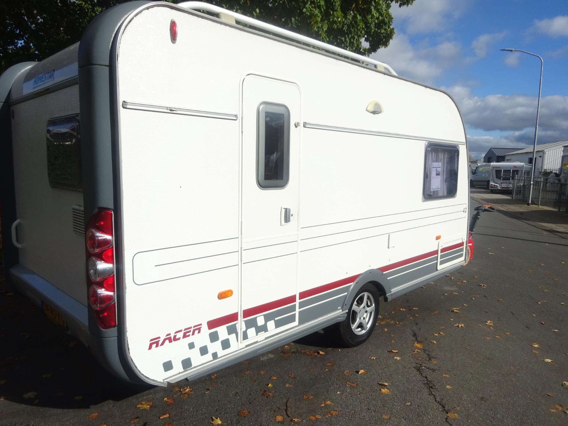 Homestar Racer 430 Vast Bed en Treinzit #TOPPER#