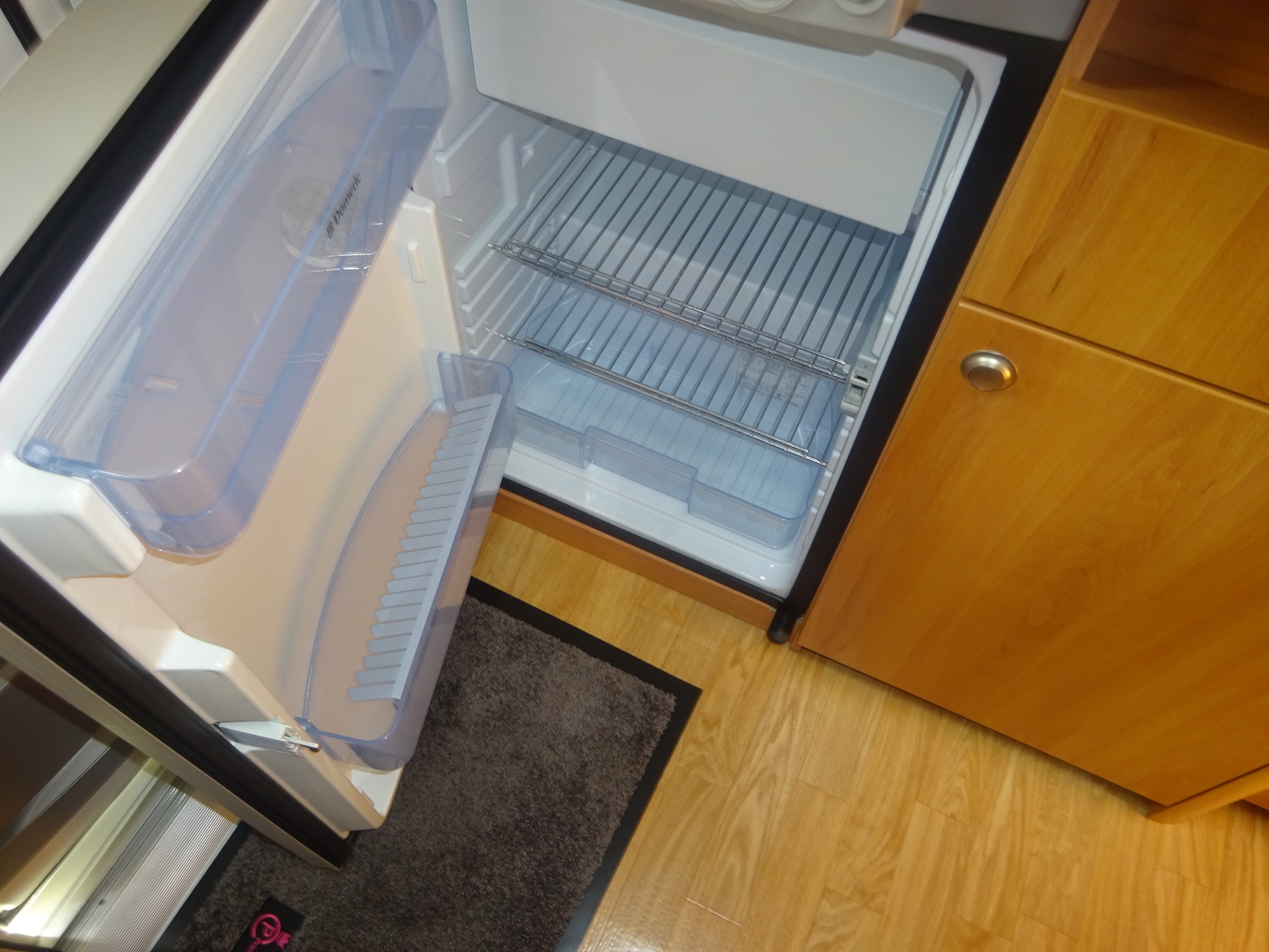 Homestar Racer 430 Vast Bed en Treinzit #TOPPER#