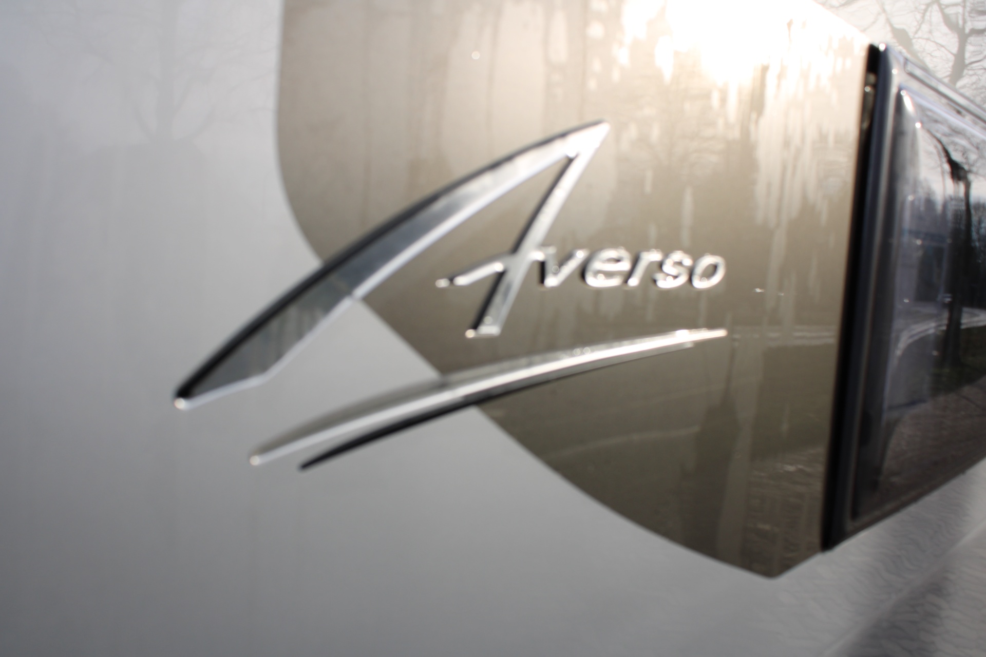 Burstner Averso 450 Frans Bed en Rondzit