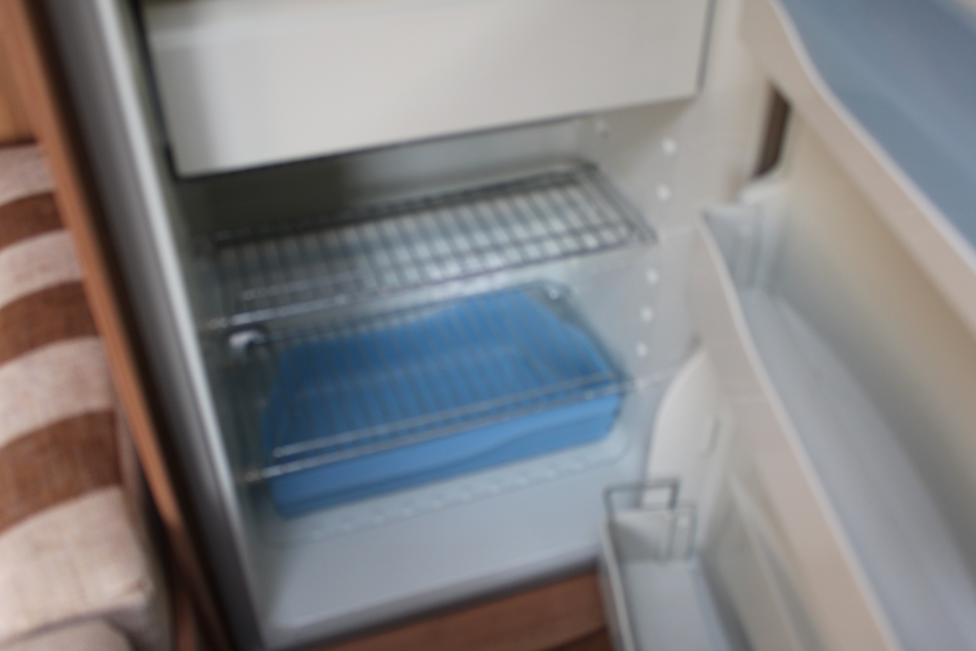 Burstner Averso 450 Frans Bed en Rondzit