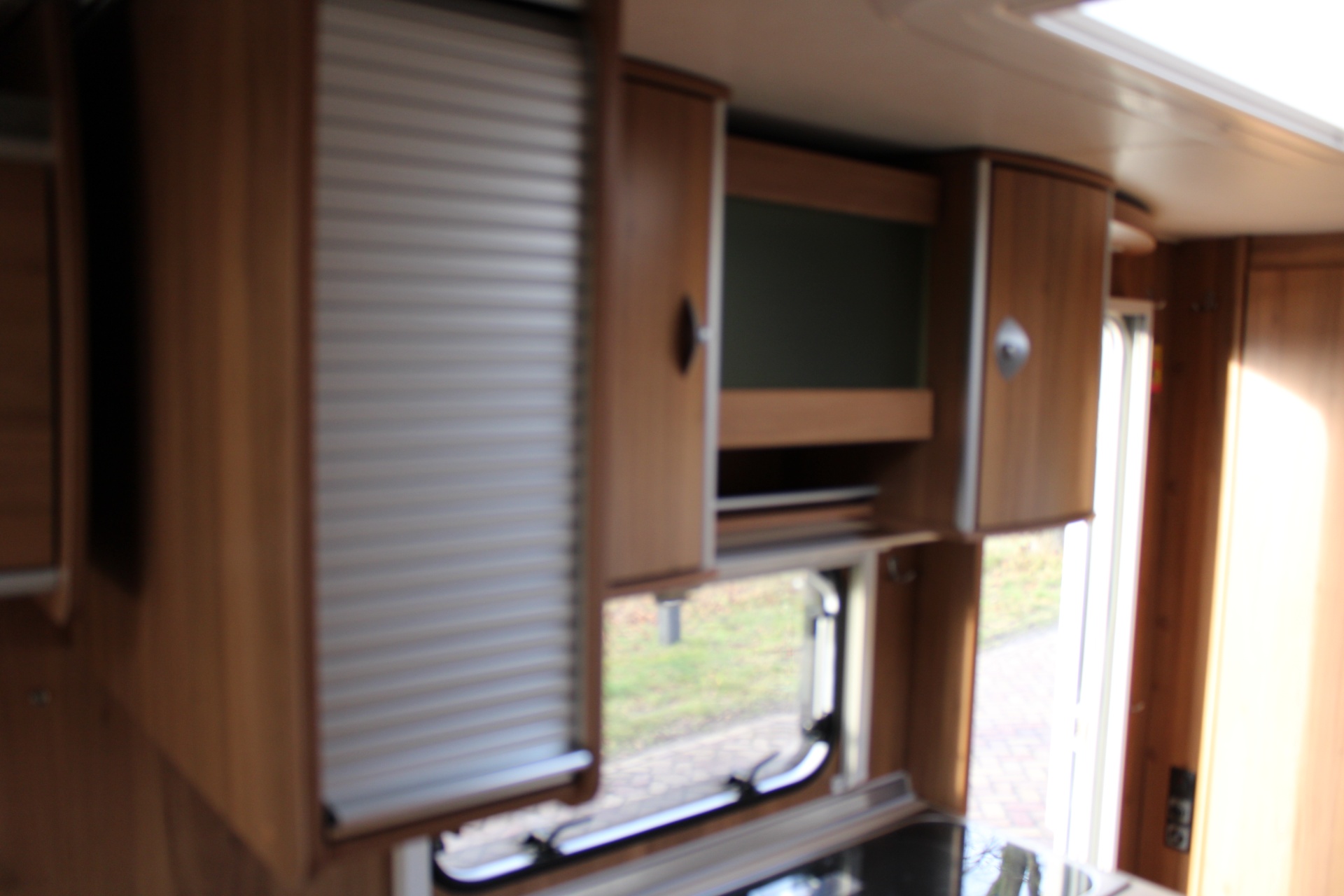 Burstner Averso 450 Frans Bed en Rondzit