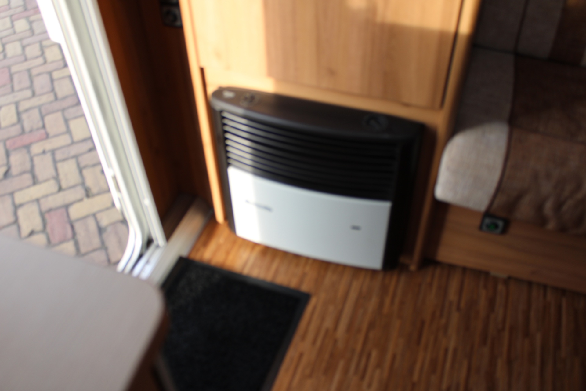 Burstner Averso 450 Frans Bed en Rondzit