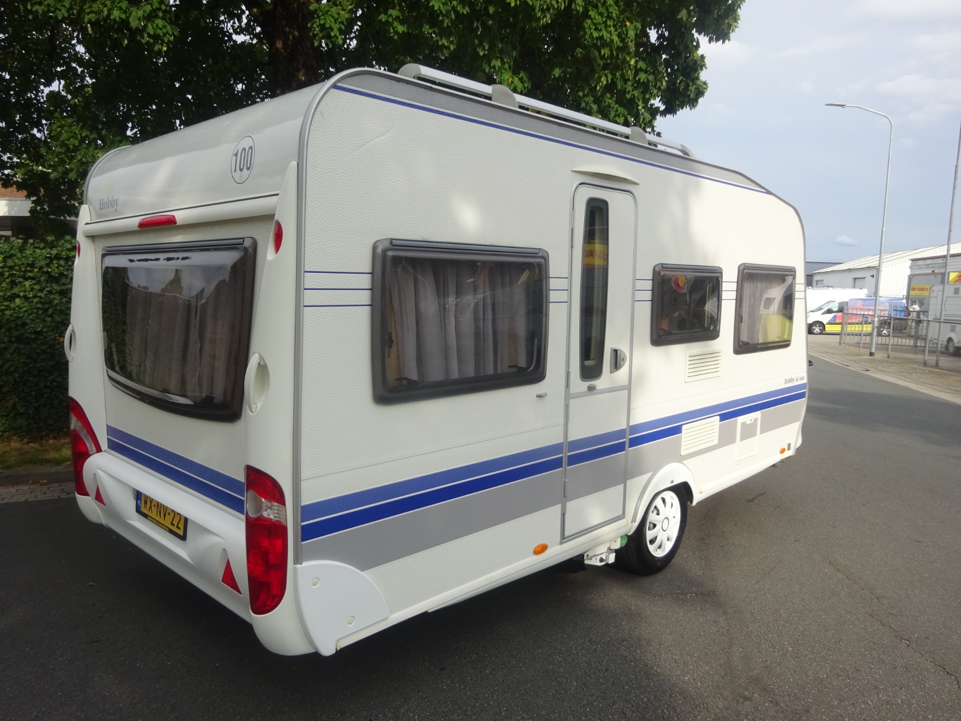 Hobby De luxe 450 UB Vast Bed en Rondzit+Mover