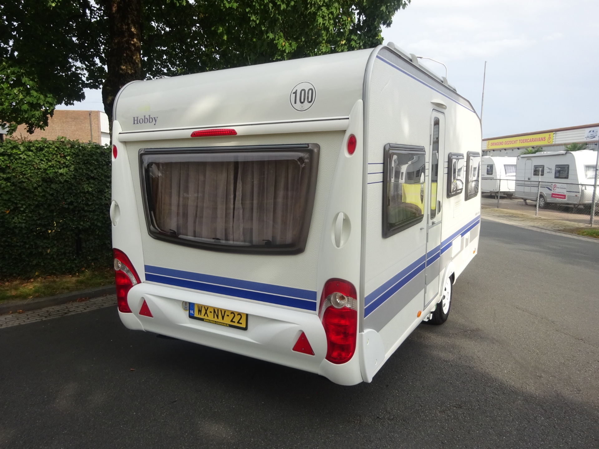 Hobby De luxe 450 UB Vast Bed en Rondzit+Mover