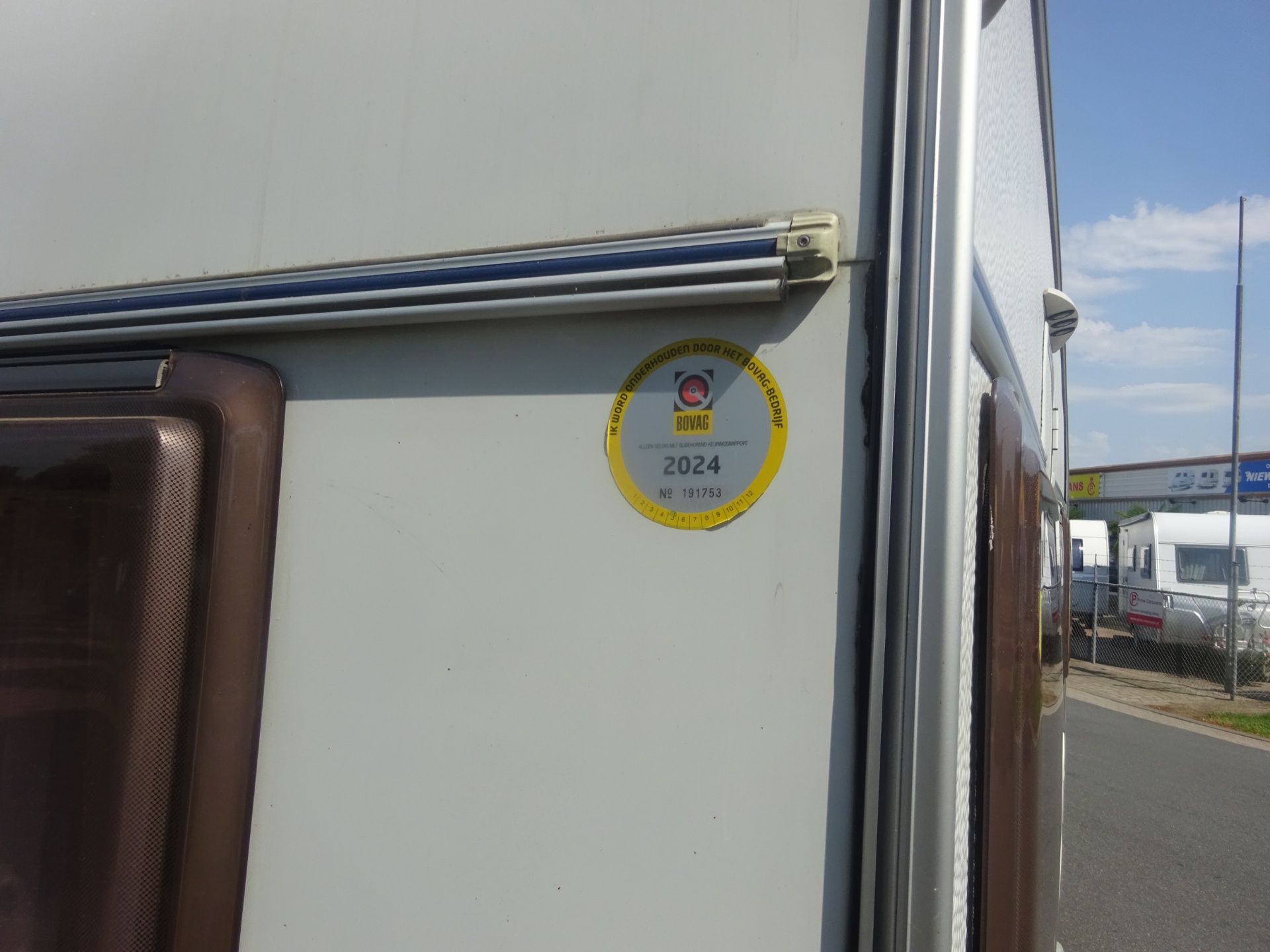 Tec Travelking 450 Met Vast Bed Mover en Airco