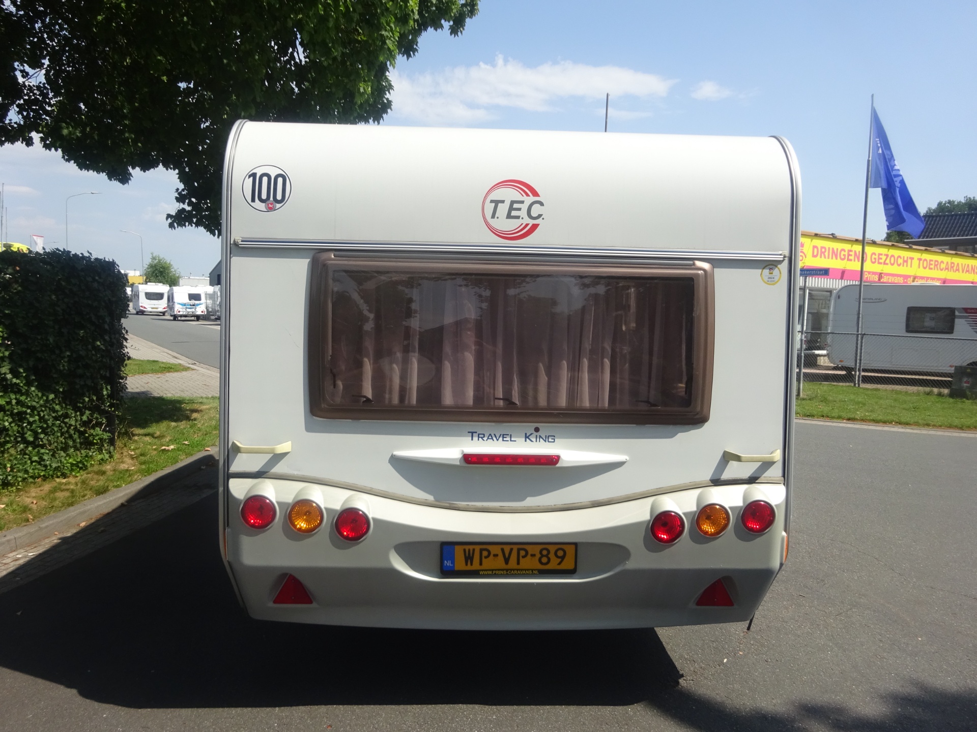 Tec Travelking 450 Met Vast Bed Mover en Airco