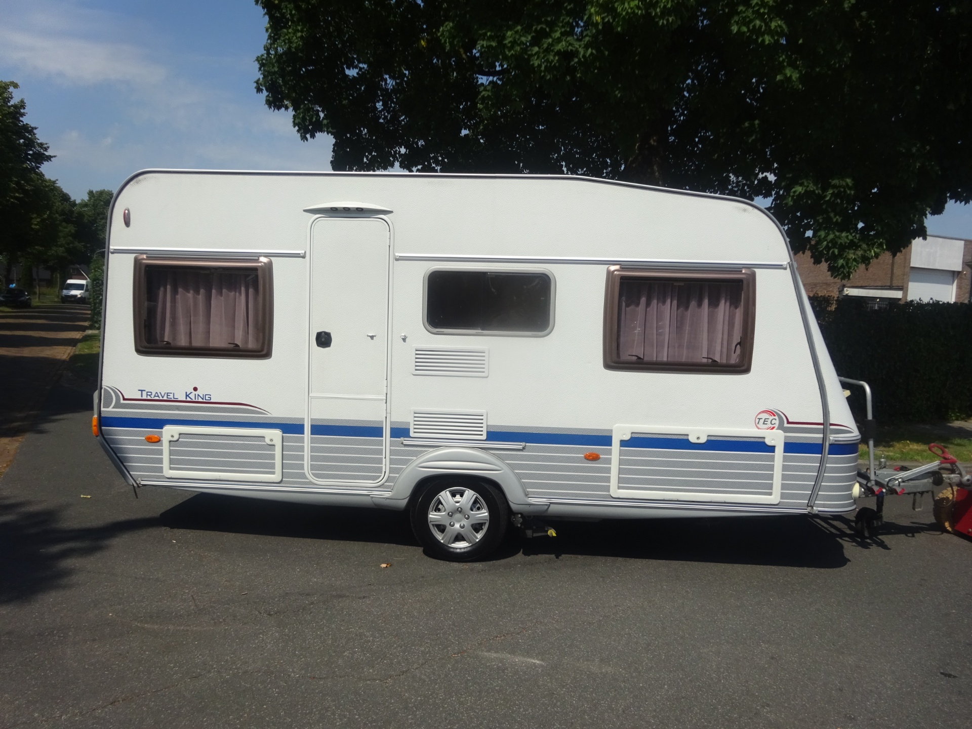 Tec Travelking 450 Met Vast Bed Mover en Airco
