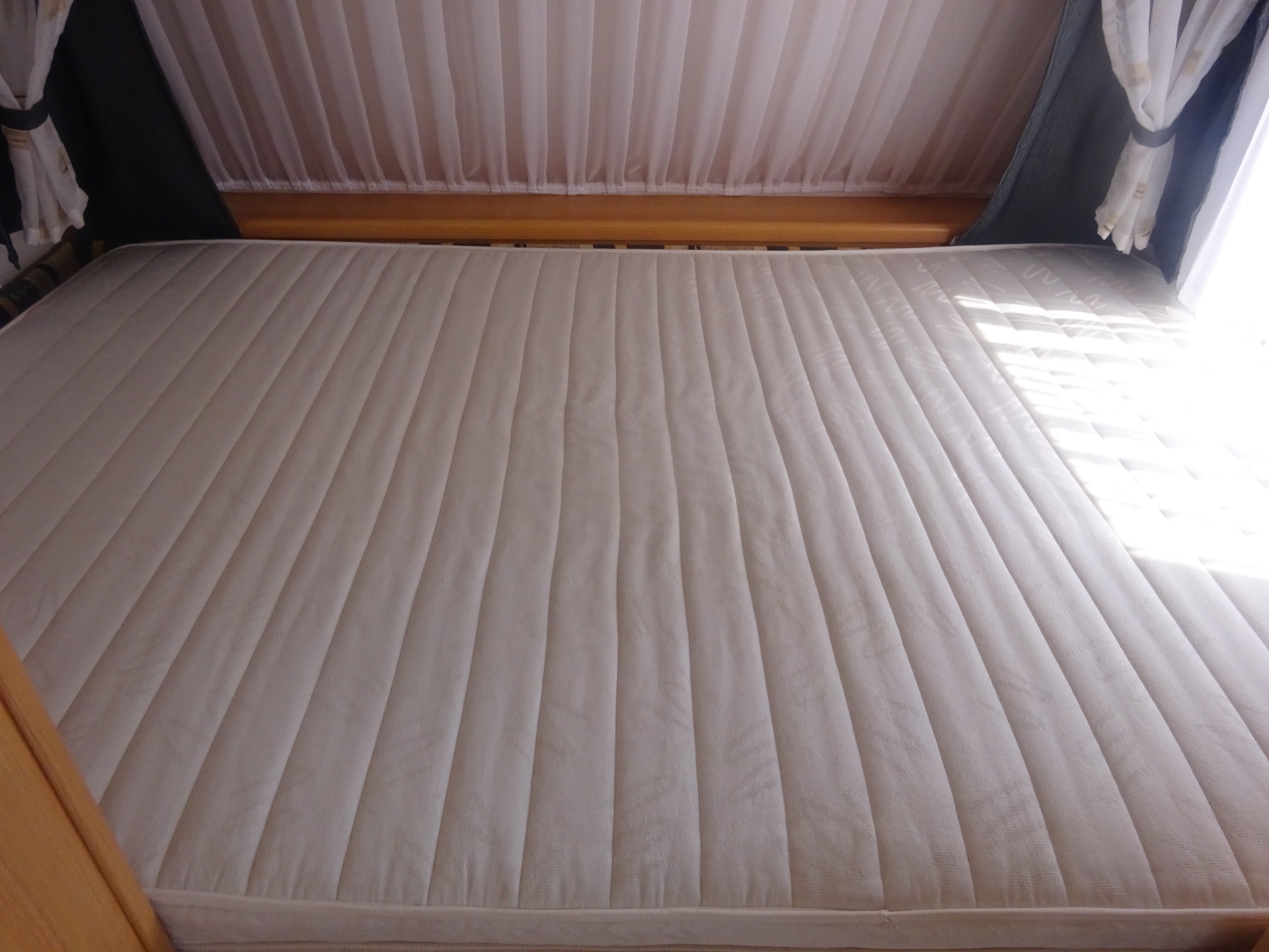 Tec Travelking 450 Met Vast Bed Mover en Airco