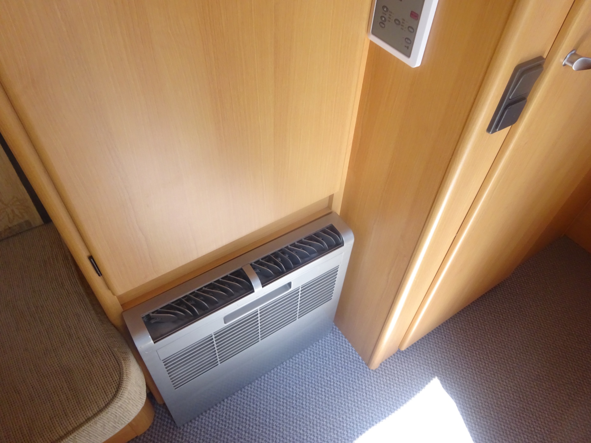 Tec Travelking 450 Met Vast Bed Mover en Airco