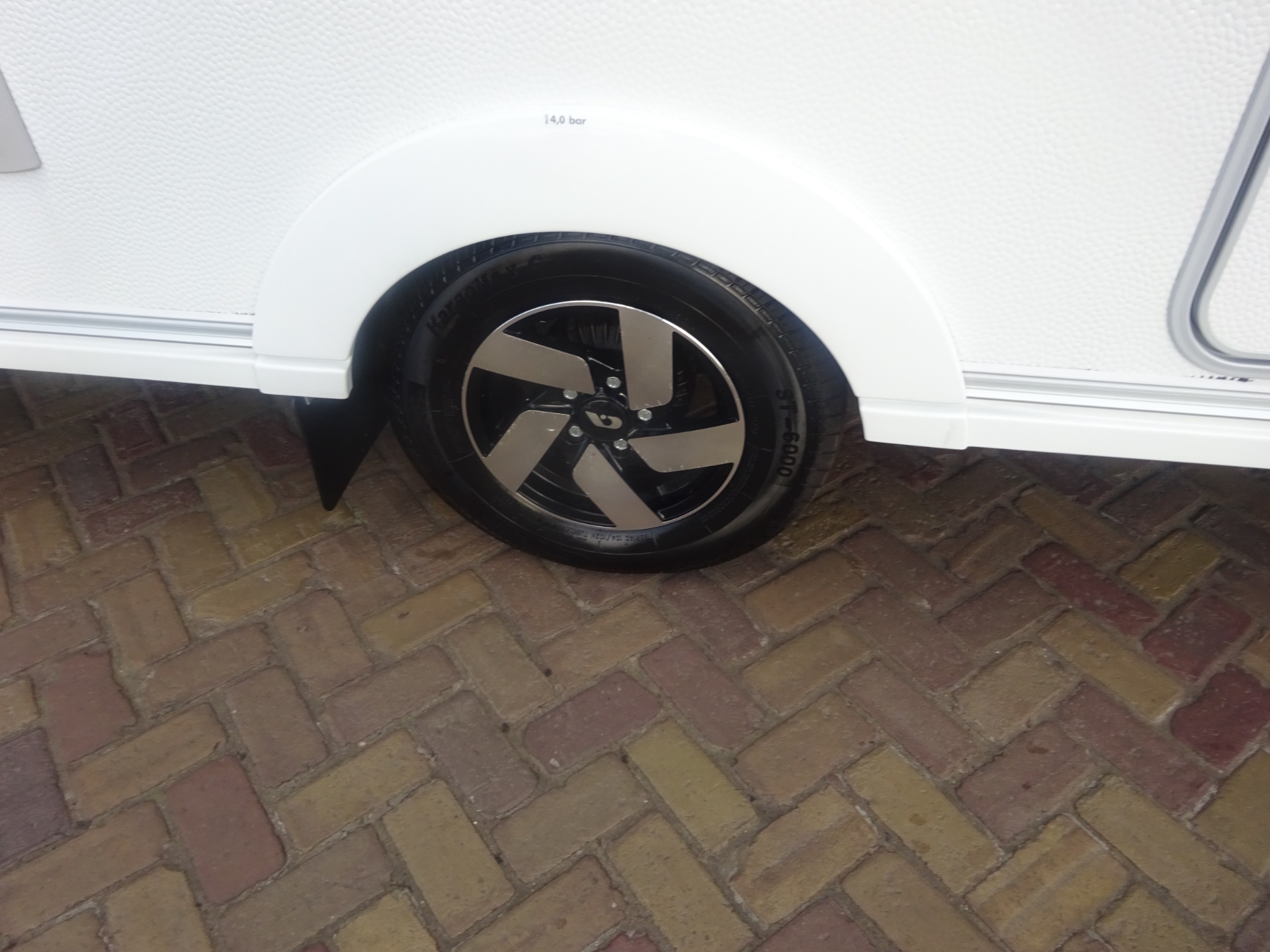 Adria Altea 502 UL Enkele Bedden Grote Koelkast en Rondzit