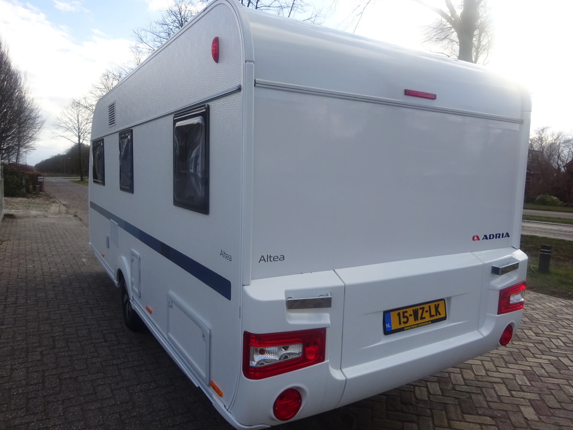 Adria Altea 502 UL Enkele Bedden Grote Koelkast en Rondzit