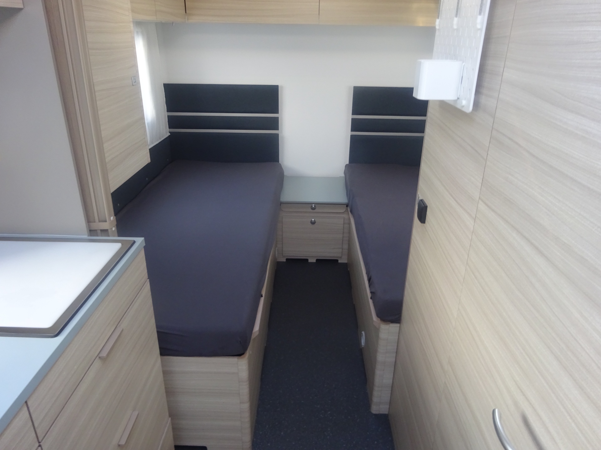 Adria Altea 502 UL Enkele Bedden Grote Koelkast en Rondzit