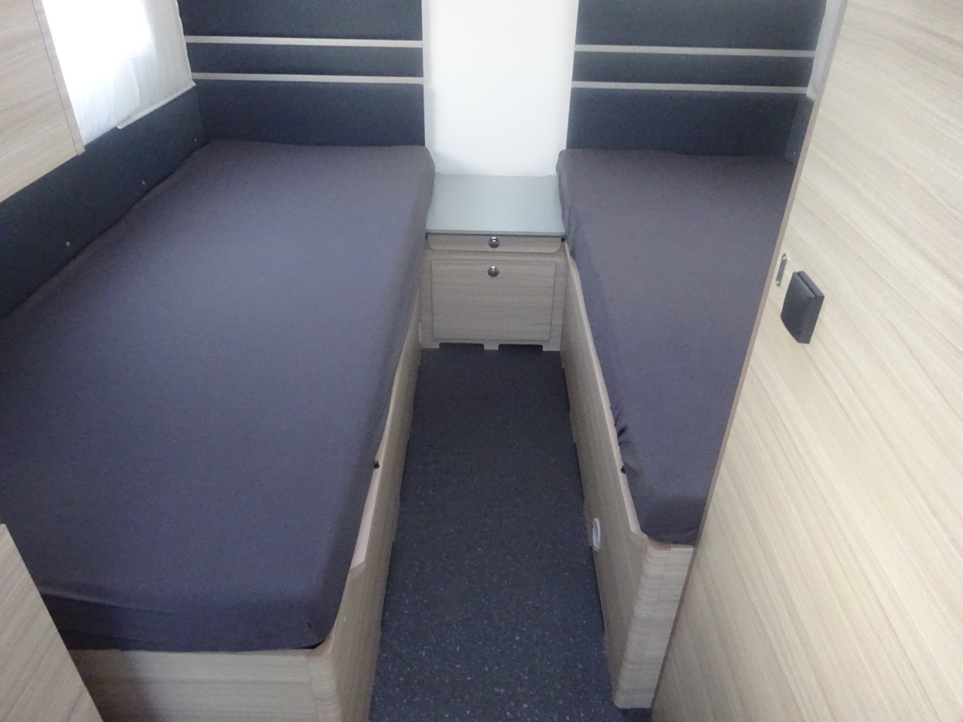 Adria Altea 502 UL Enkele Bedden Grote Koelkast en Rondzit