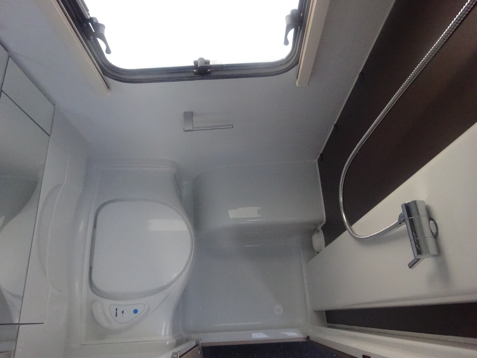 Adria Altea 502 UL Enkele Bedden Grote Koelkast en Rondzit