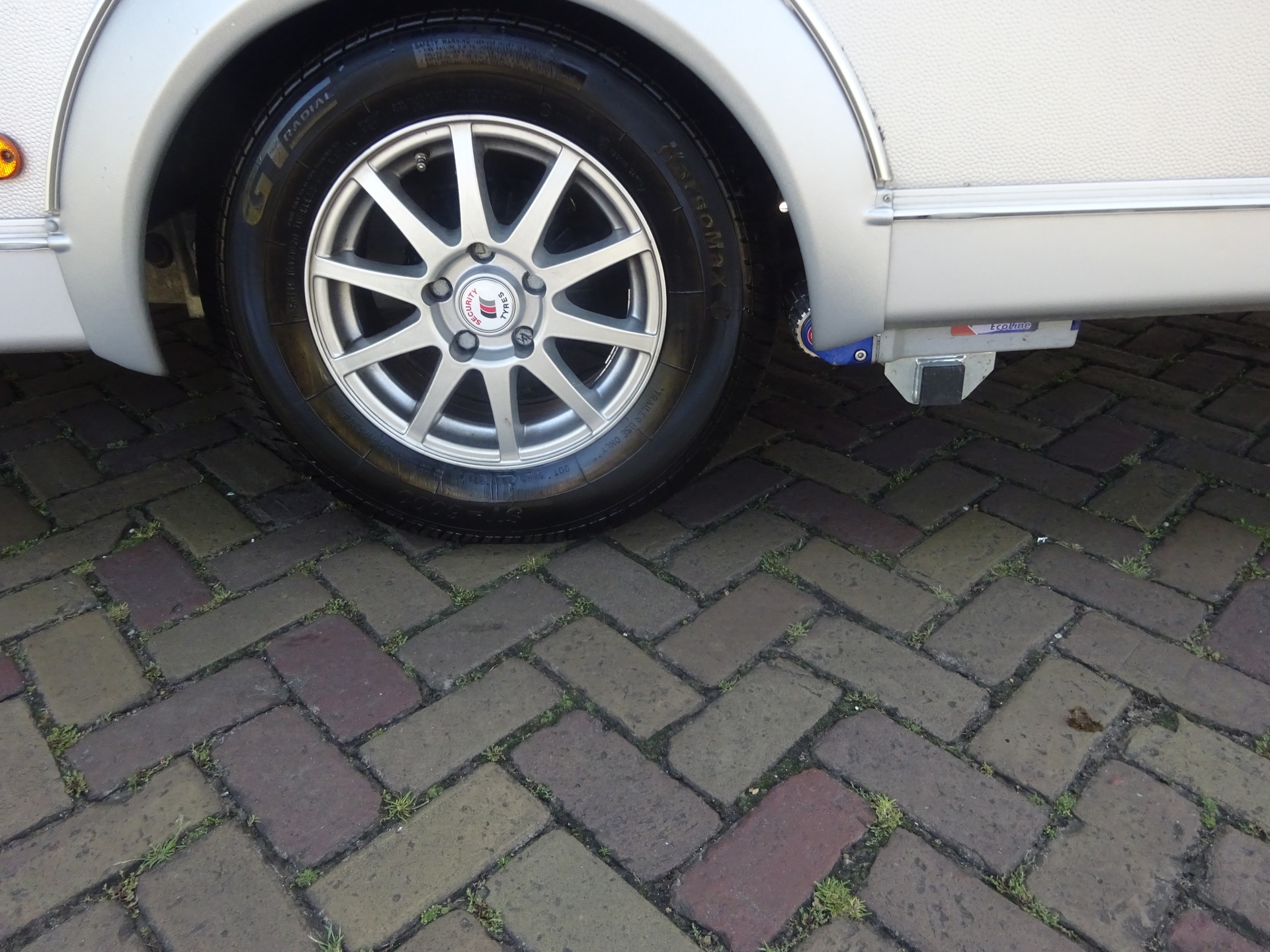 Wilk Sento 490 HTD+Mover+Luifel