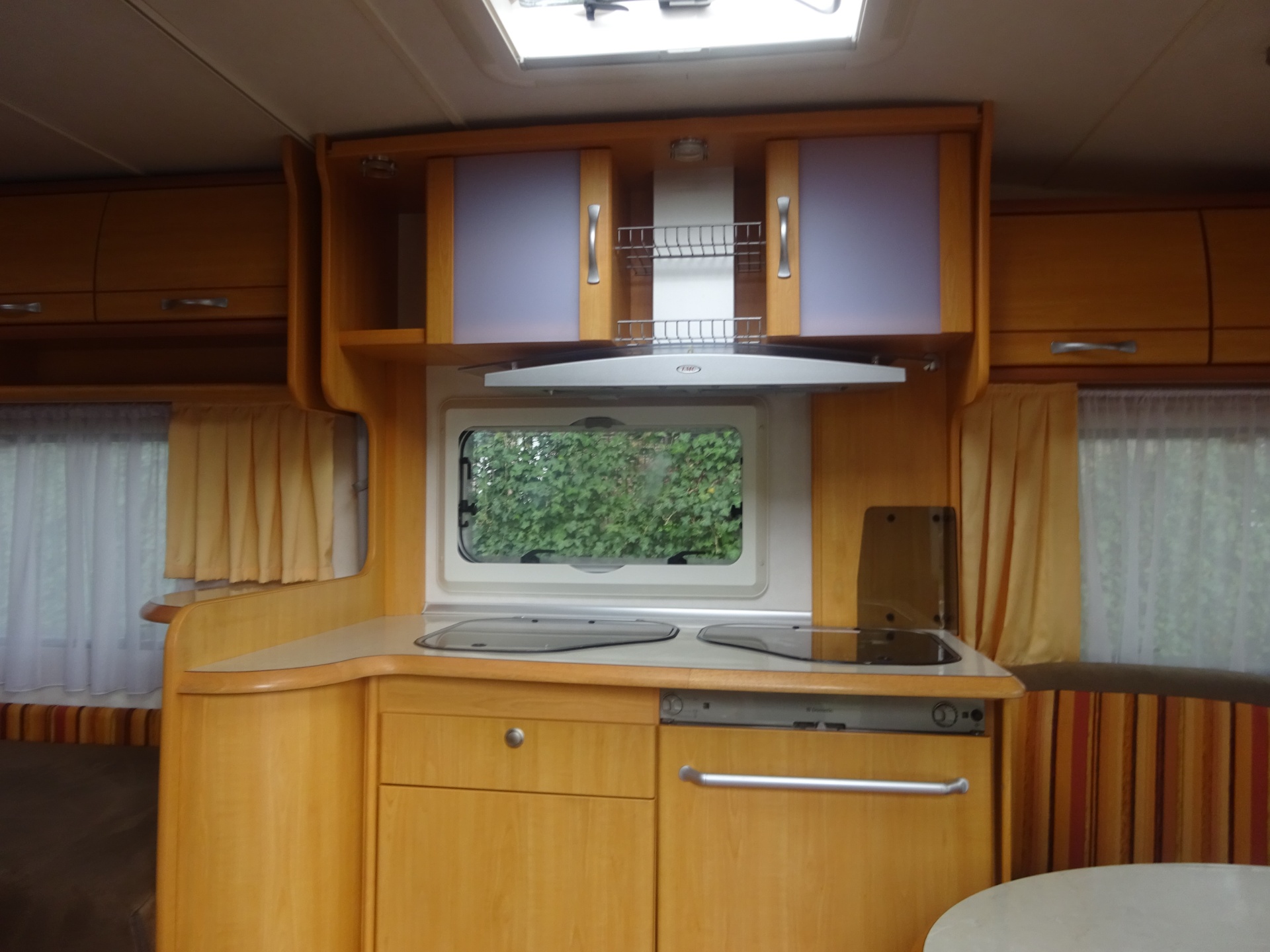 Lmc Munsterland 520 HTE Enkele Bedden+Mover+Luifel