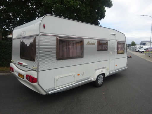 Lmc Munsterland 510 Frans Bed+Rondzit+Grote Koelkast en Mover