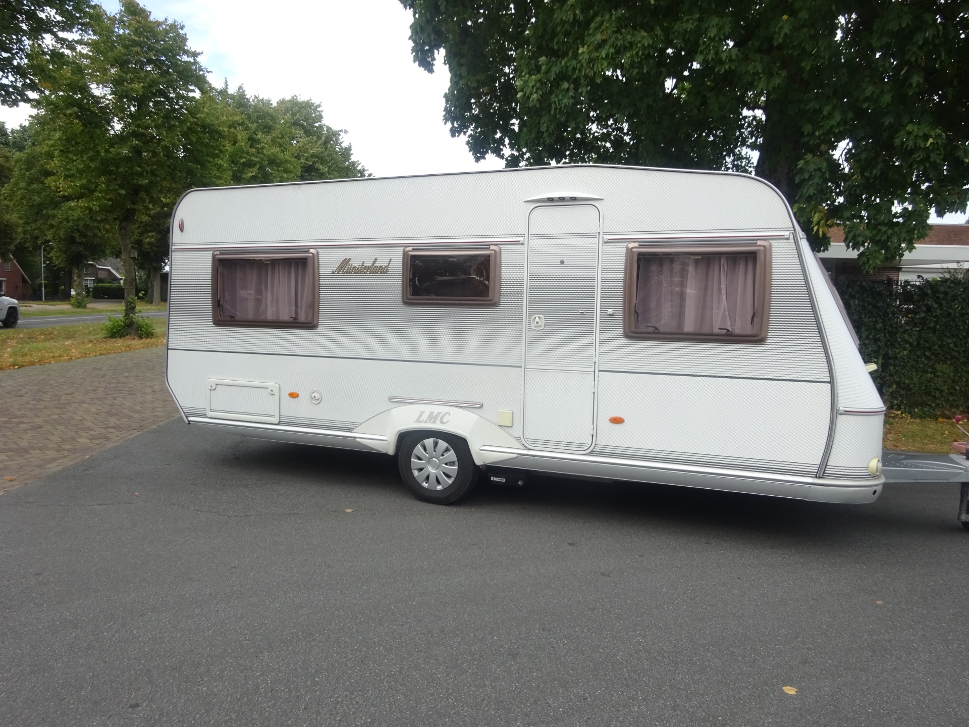 Lmc Munsterland 510 Frans Bed+Rondzit+Grote Koelkast en Mover