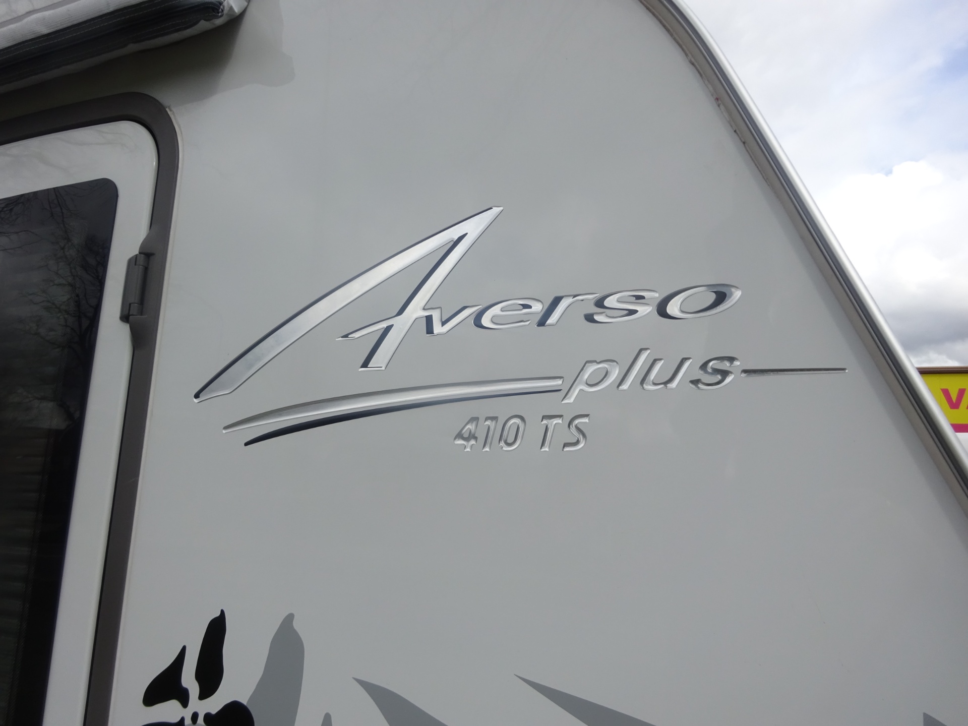 Burstner Averso 410 Plus Met HefBed en Mover