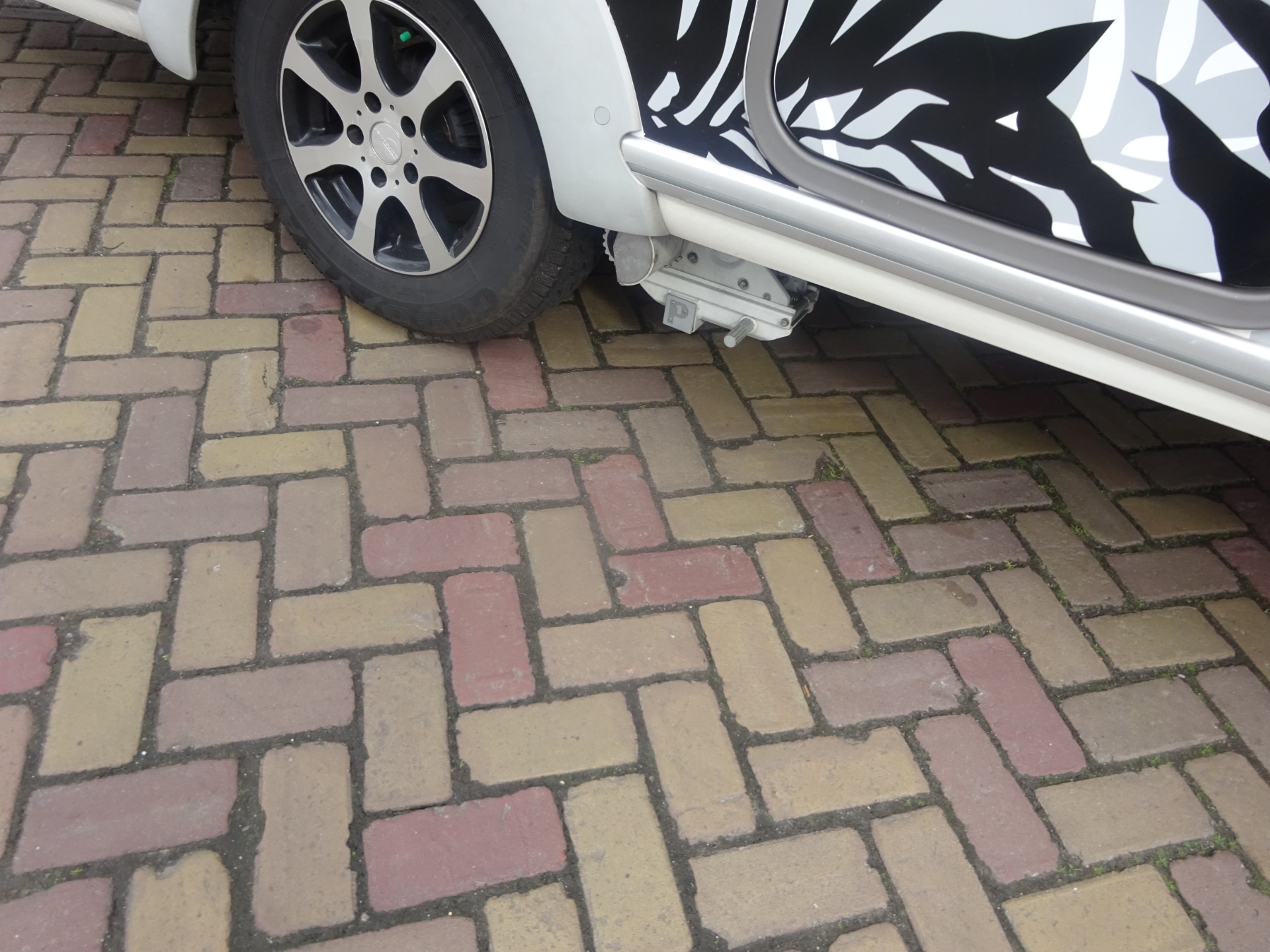 Burstner Averso 410 Plus Met HefBed en Mover