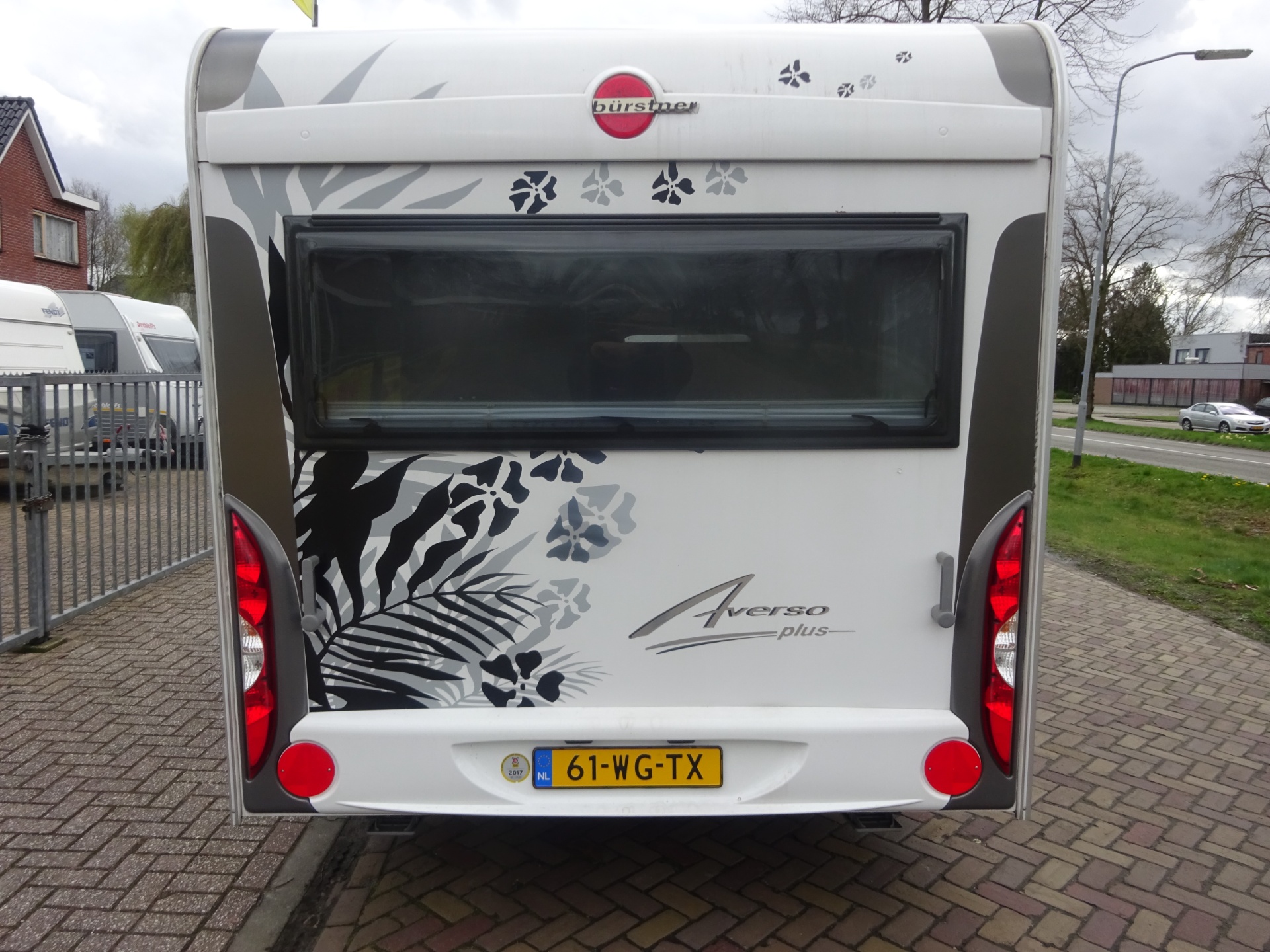 Burstner Averso 410 Plus Met HefBed en Mover