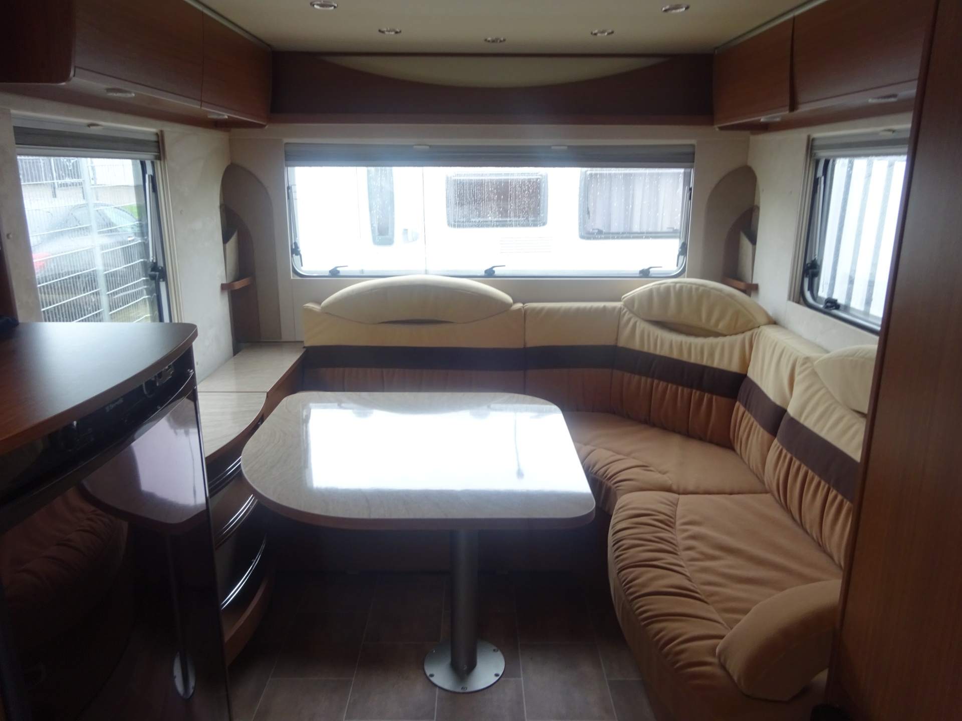 Burstner Averso 410 Plus Met HefBed en Mover