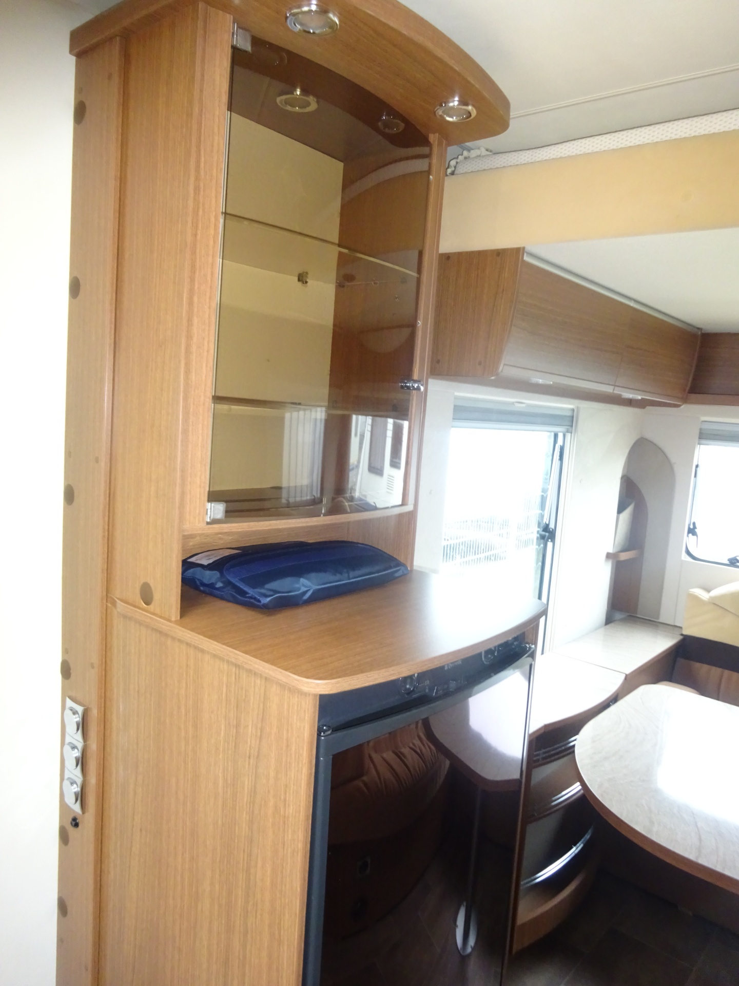 Burstner Averso 410 Plus Met HefBed en Mover