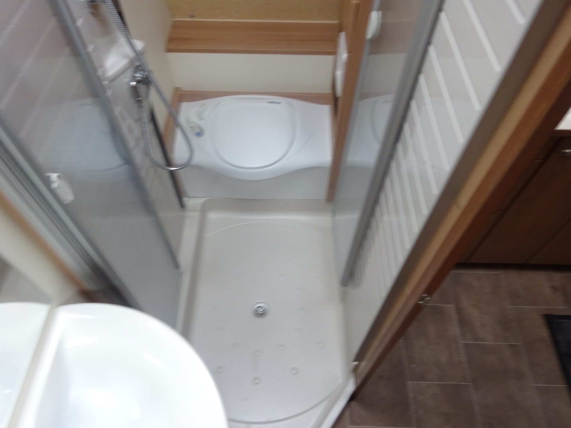 Burstner Averso 410 Plus Met HefBed en Mover