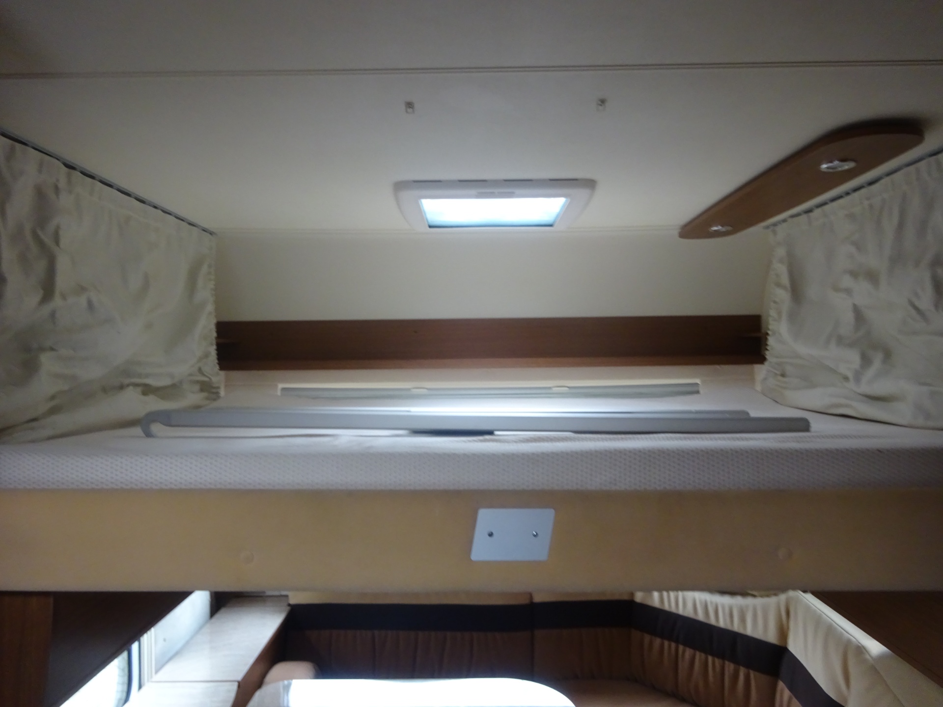 Burstner Averso 410 Plus Met HefBed en Mover