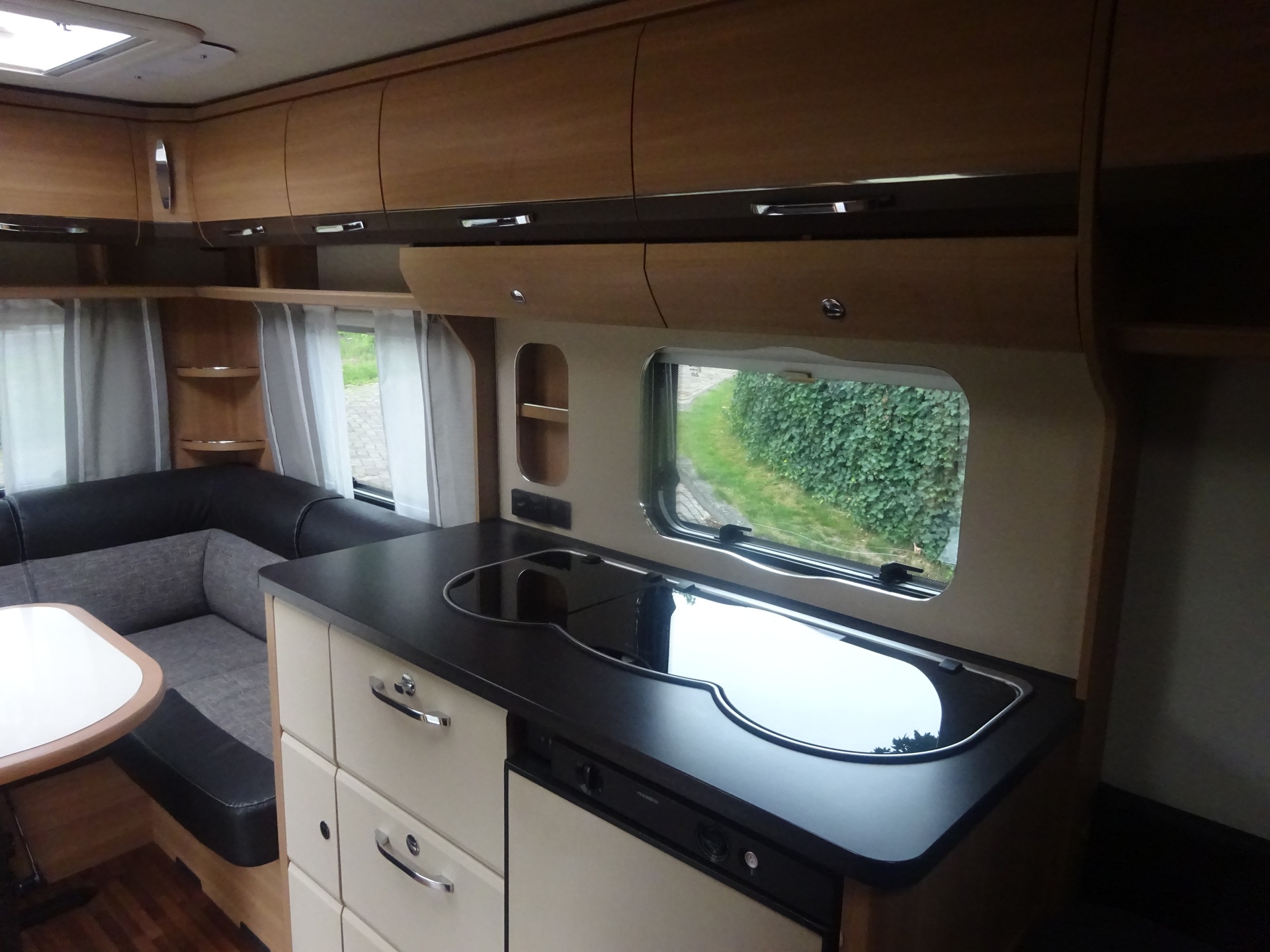 Lmc Passion 470D Met Frans Bed en Rondzit+Mover+Luifel