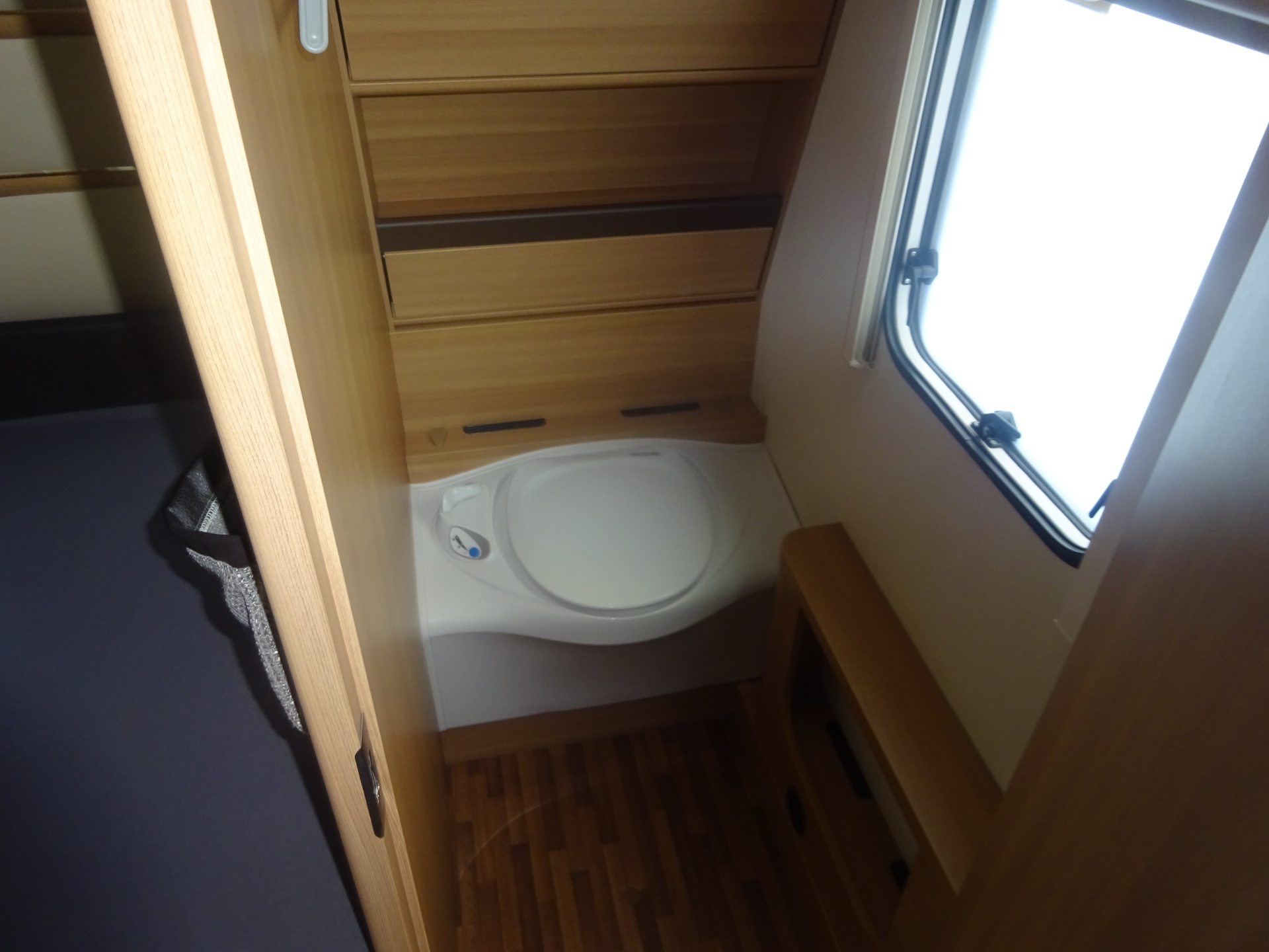 Lmc Passion 470D Met Frans Bed en Rondzit+Mover+Luifel