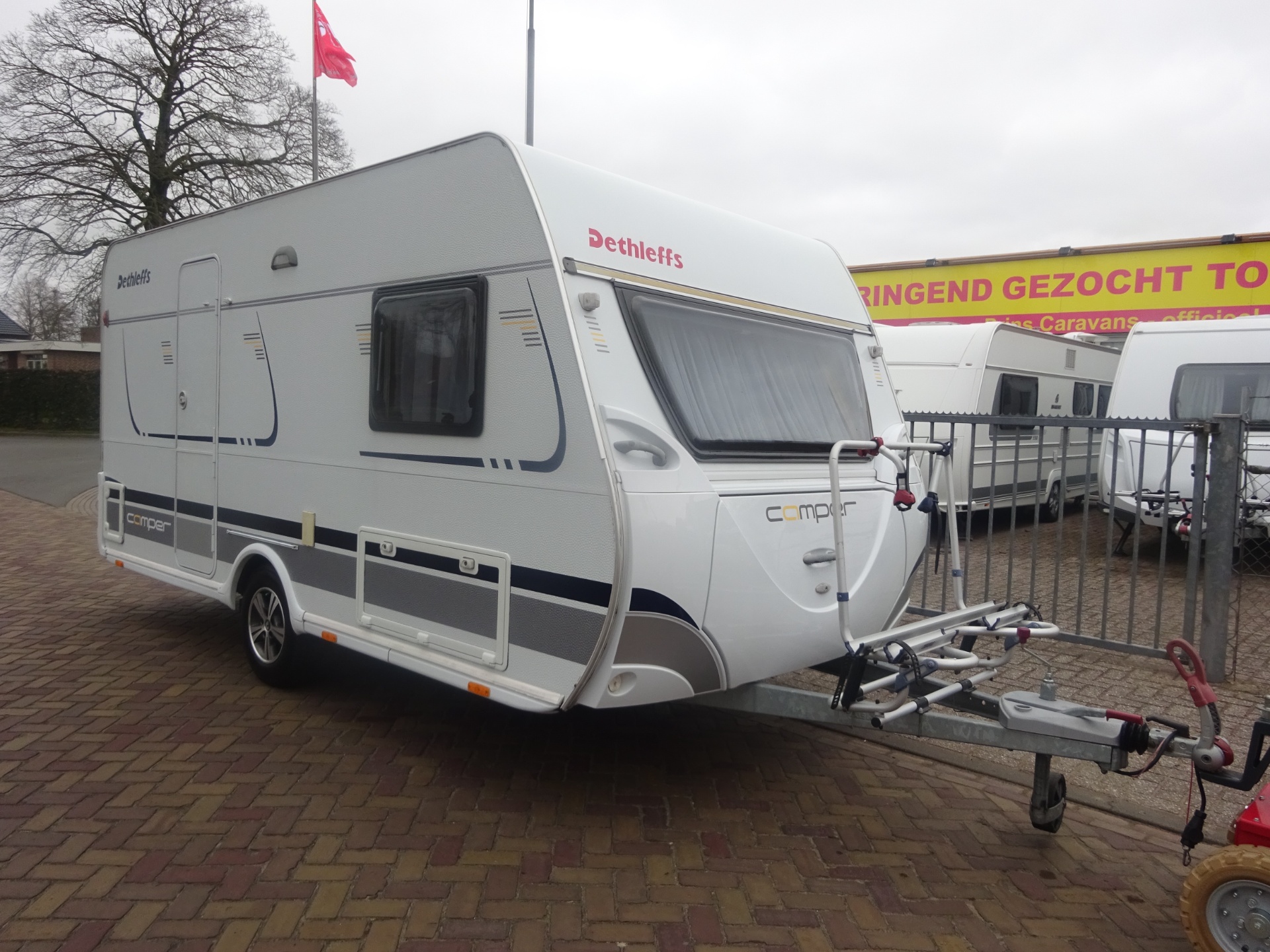 Dethleffs Camper 440DB Met Mover
