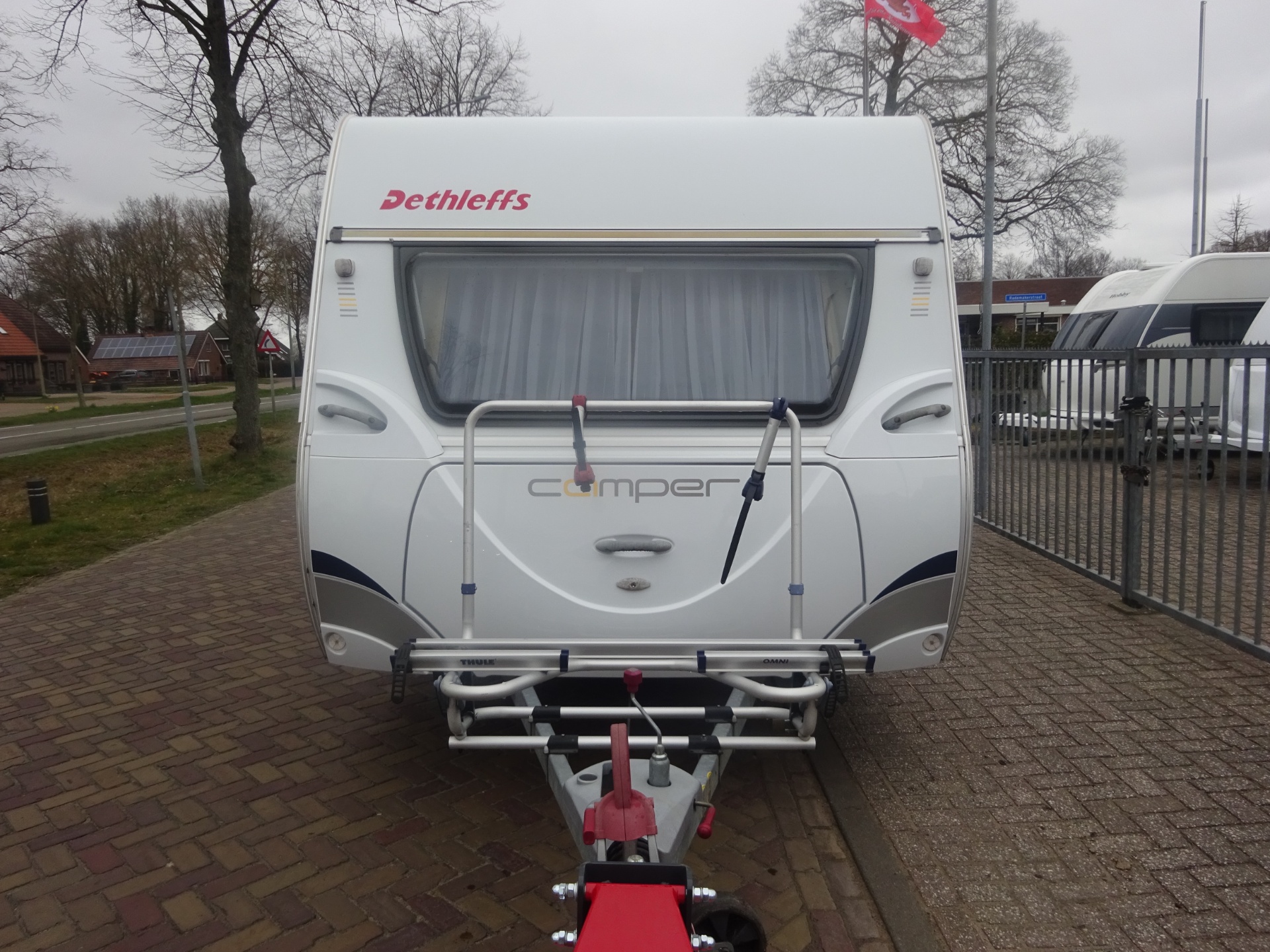 Dethleffs Camper 440DB Met Mover