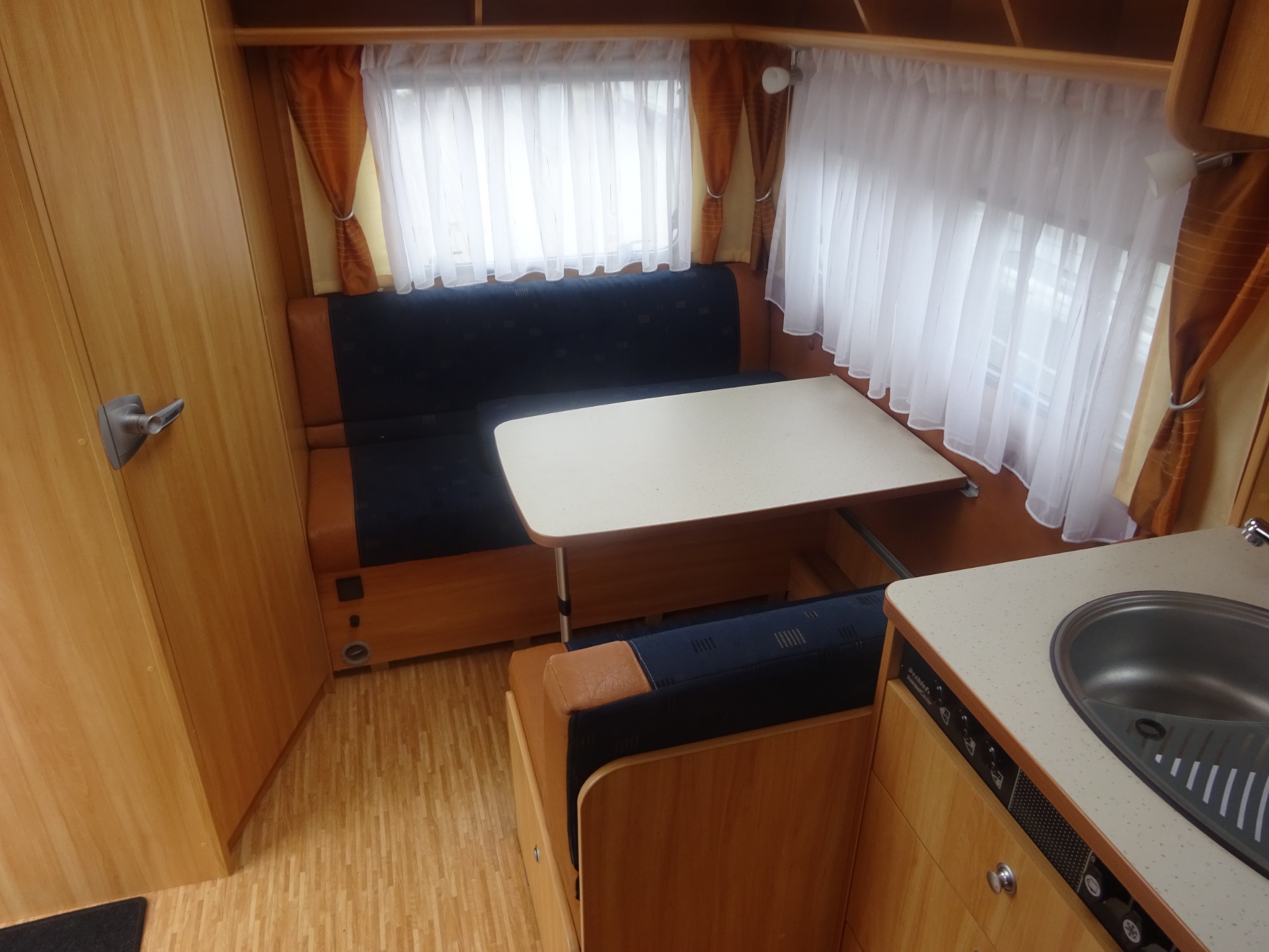 Dethleffs Camper 440DB Met Mover