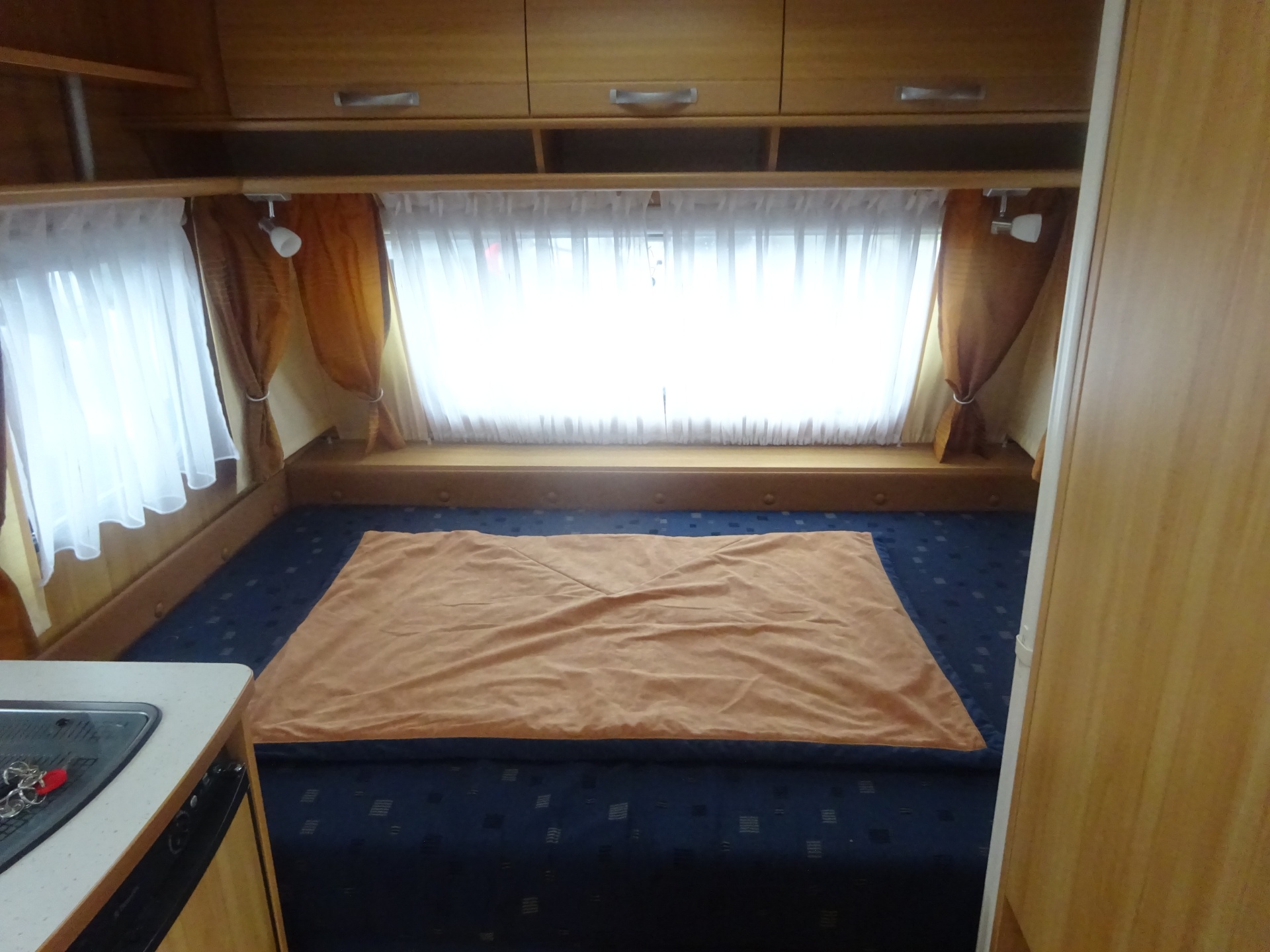 Dethleffs Camper 440DB Met Mover