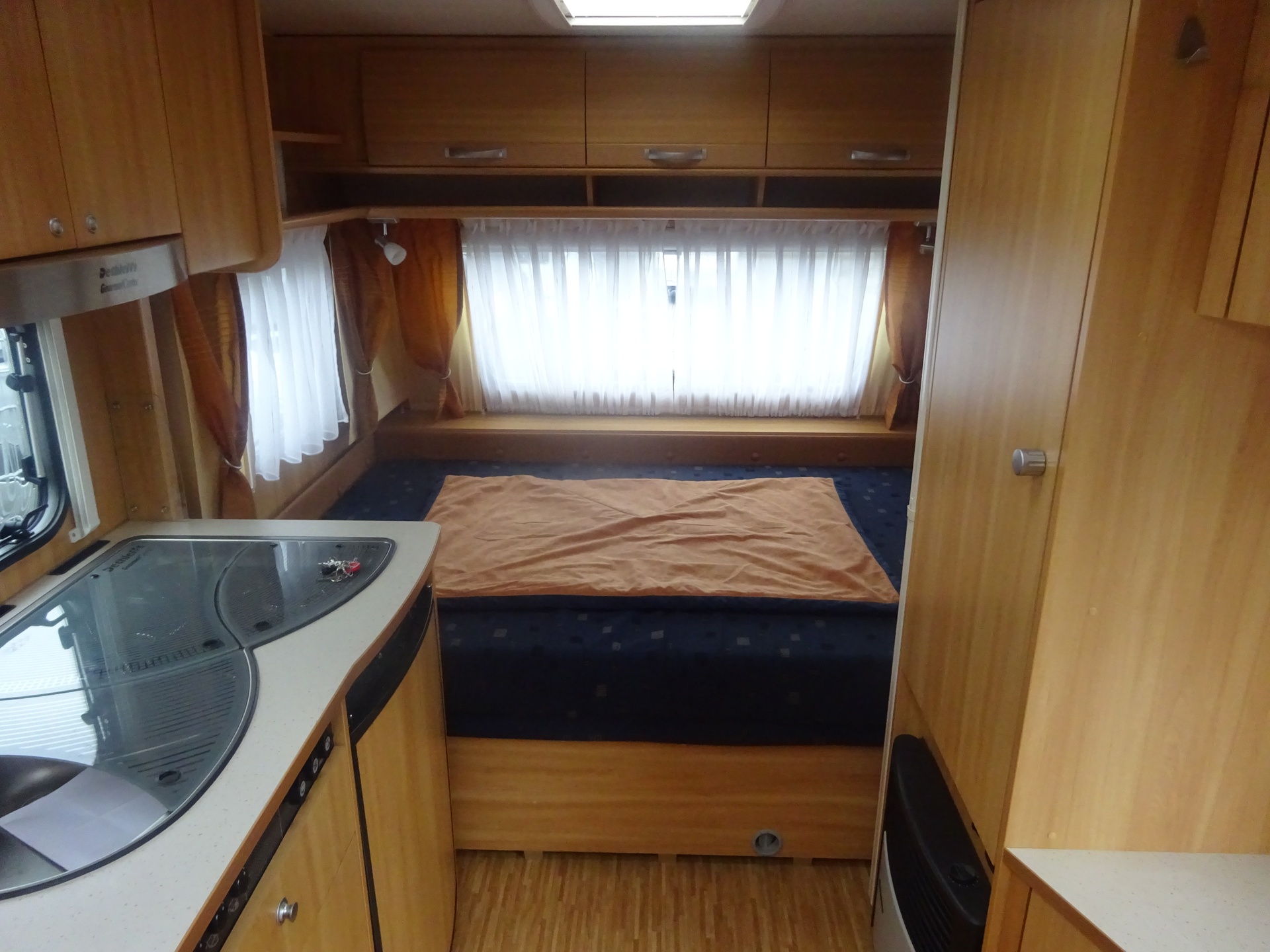 Dethleffs Camper 440DB Met Mover
