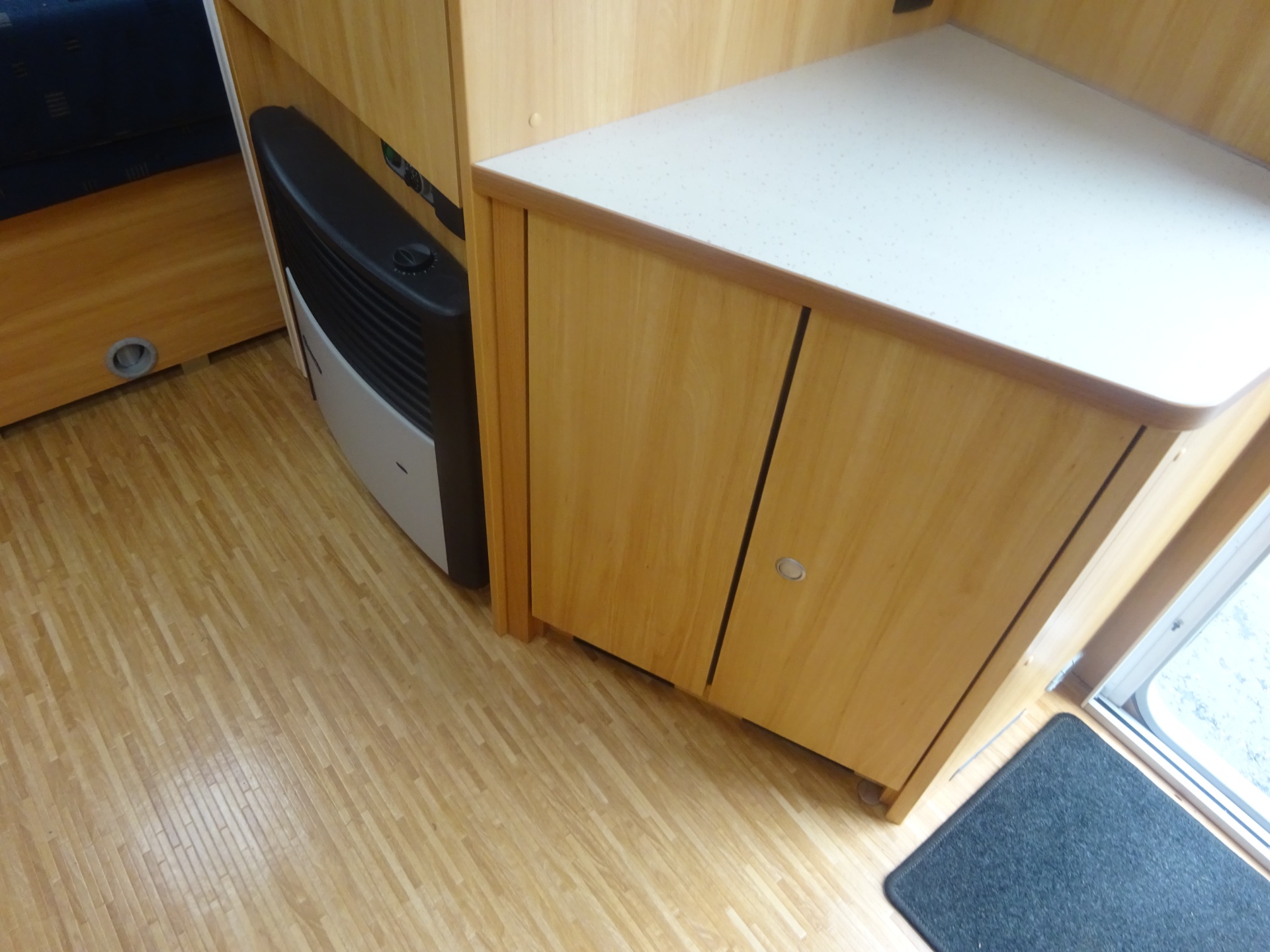 Dethleffs Camper 440DB Met Mover