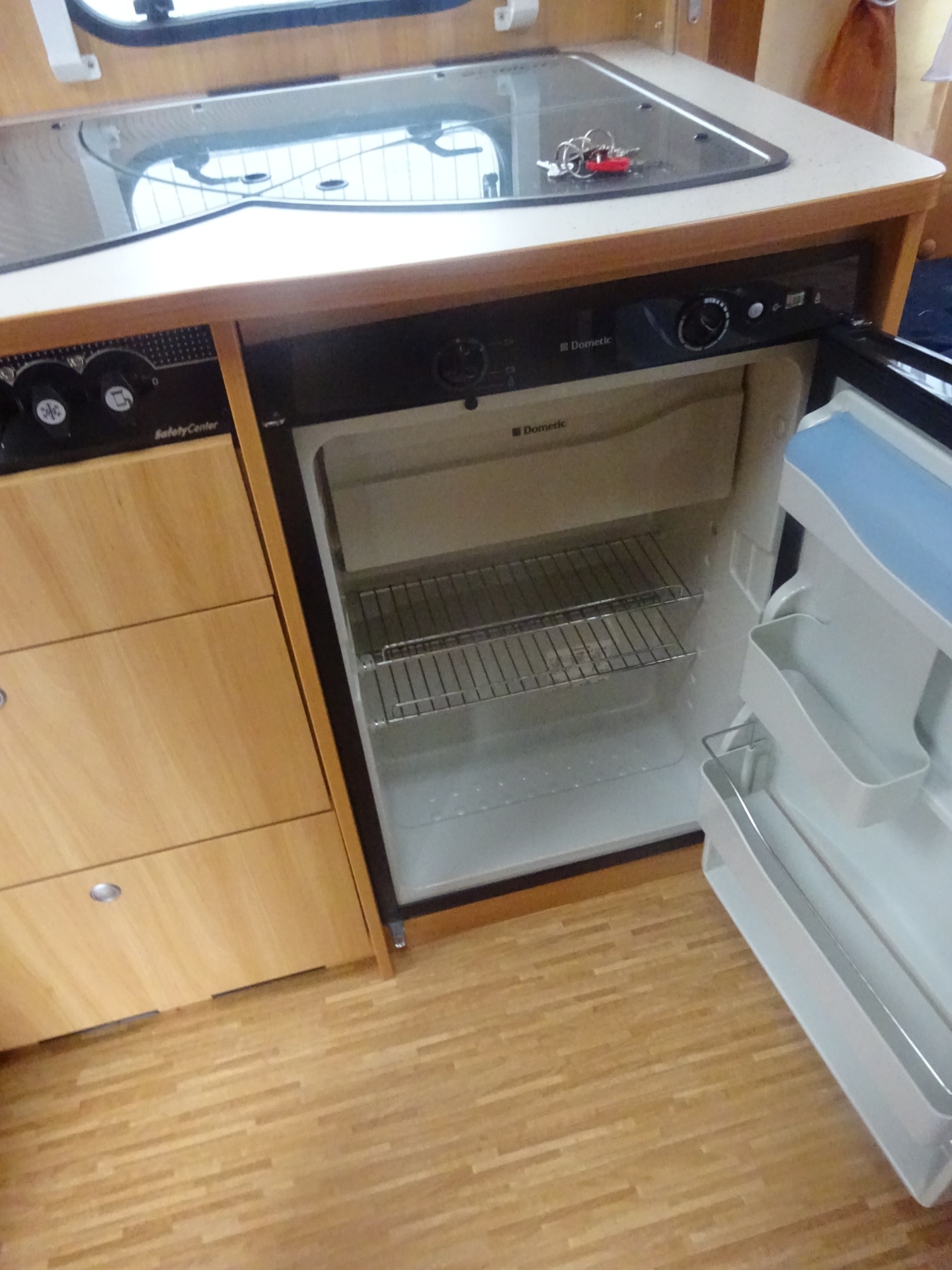 Dethleffs Camper 440DB Met Mover