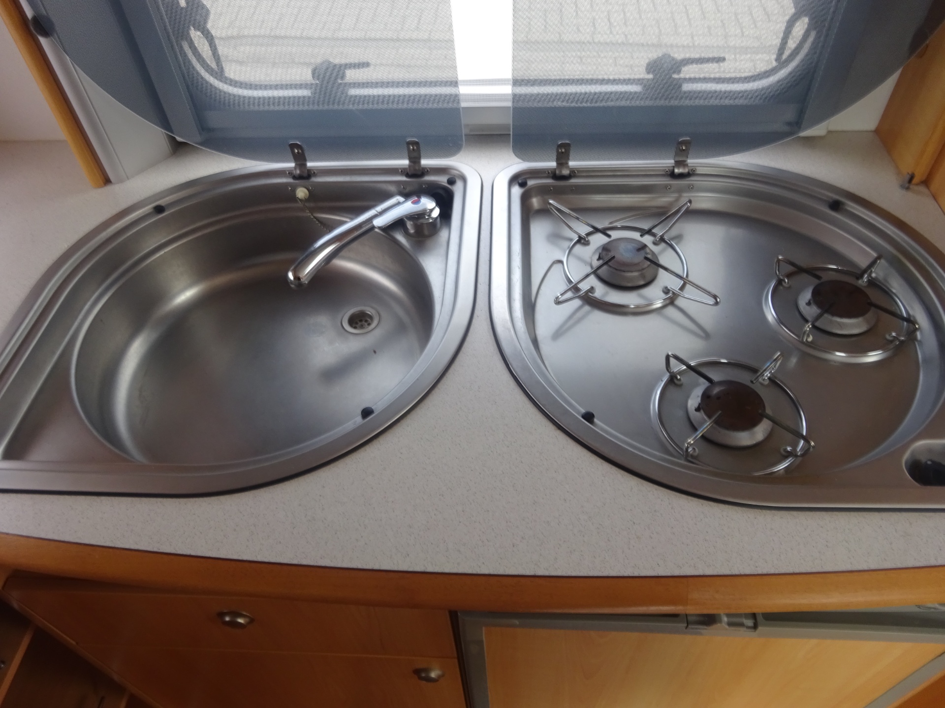 Home-car Racer 450 Ruime Caravan Met Nieuwe Mover