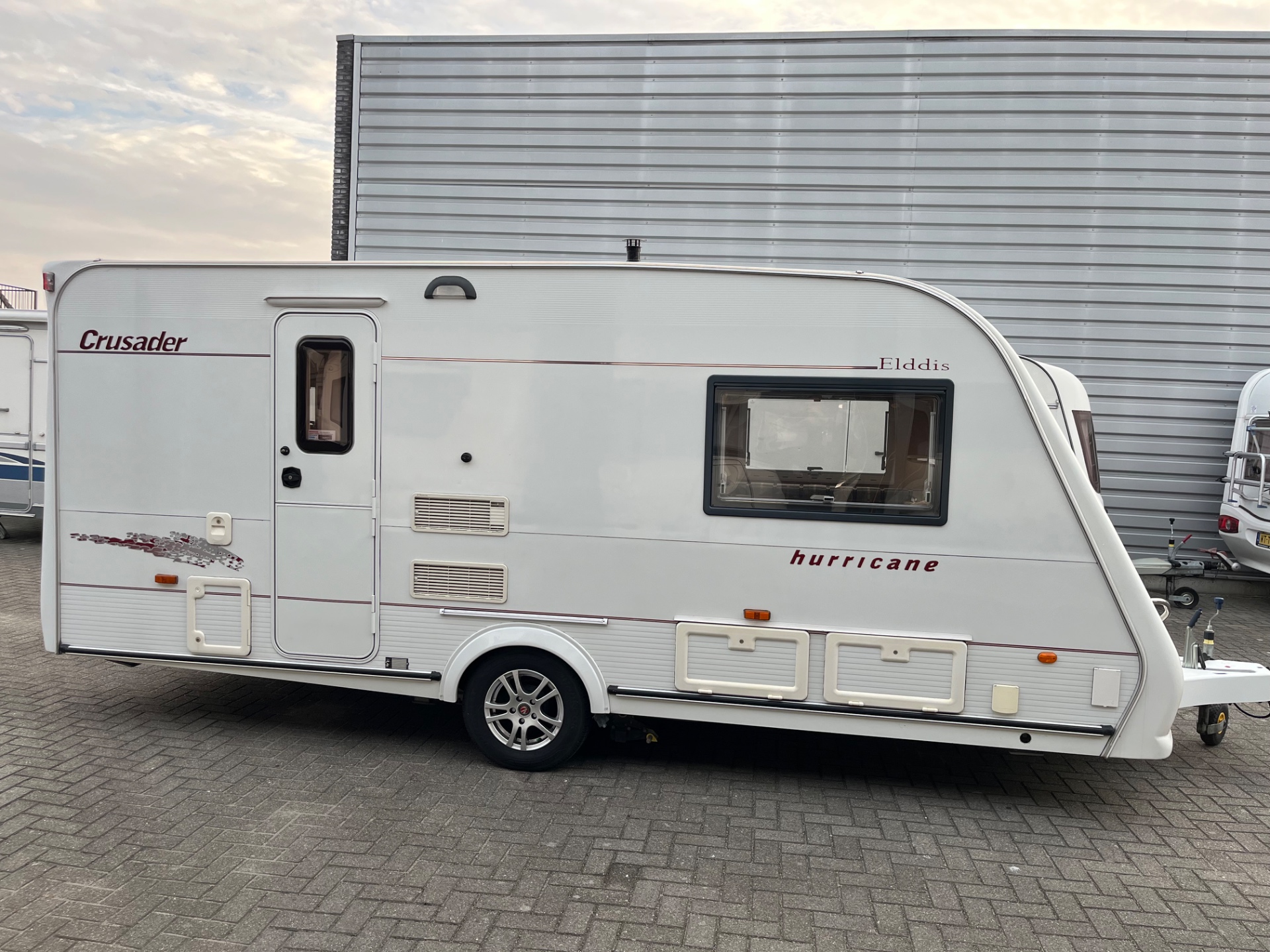 Elddis Crusader 470 hurricane MOVER en DOUCHE