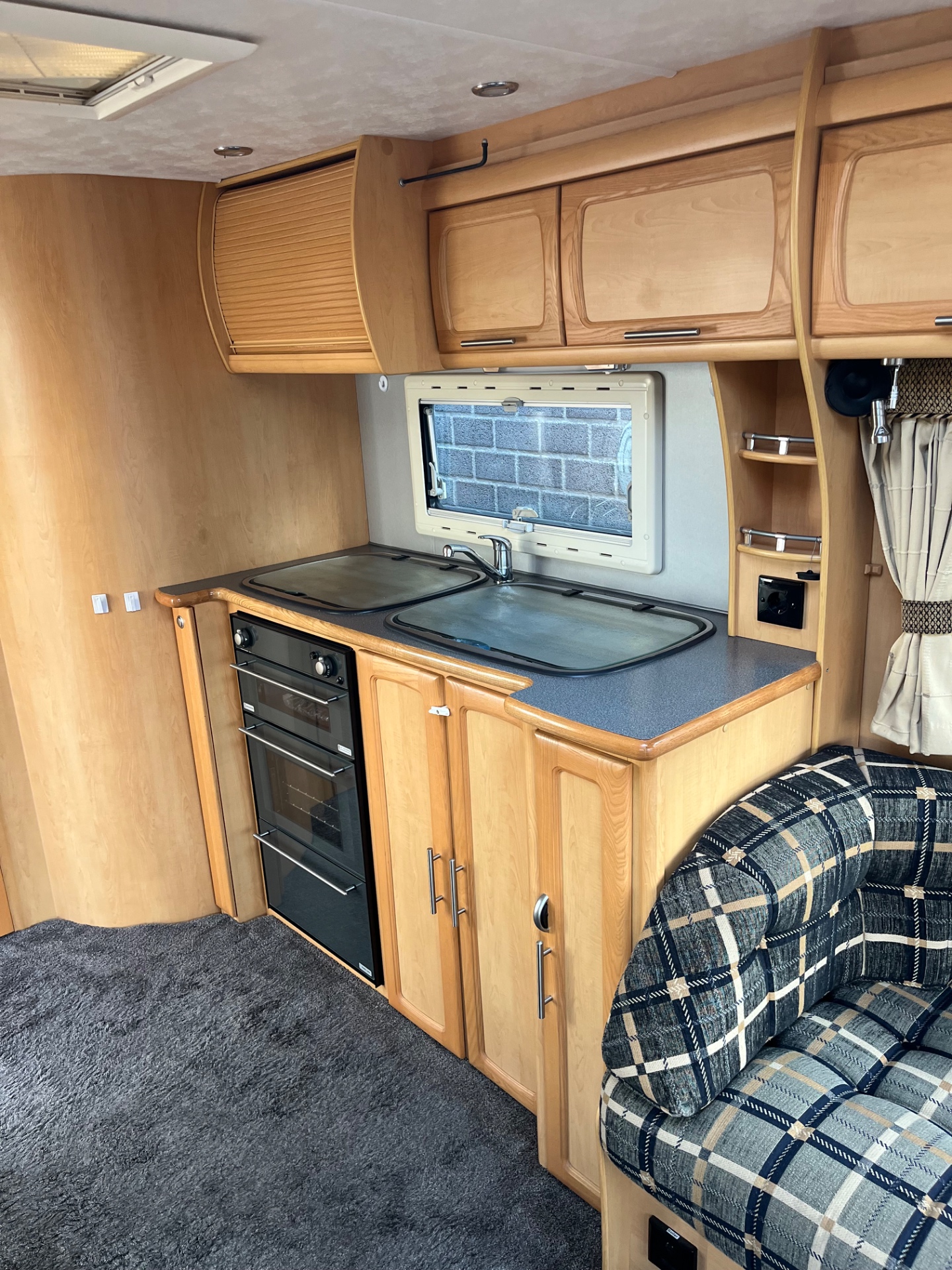 Elddis Crusader 470 hurricane MOVER en DOUCHE