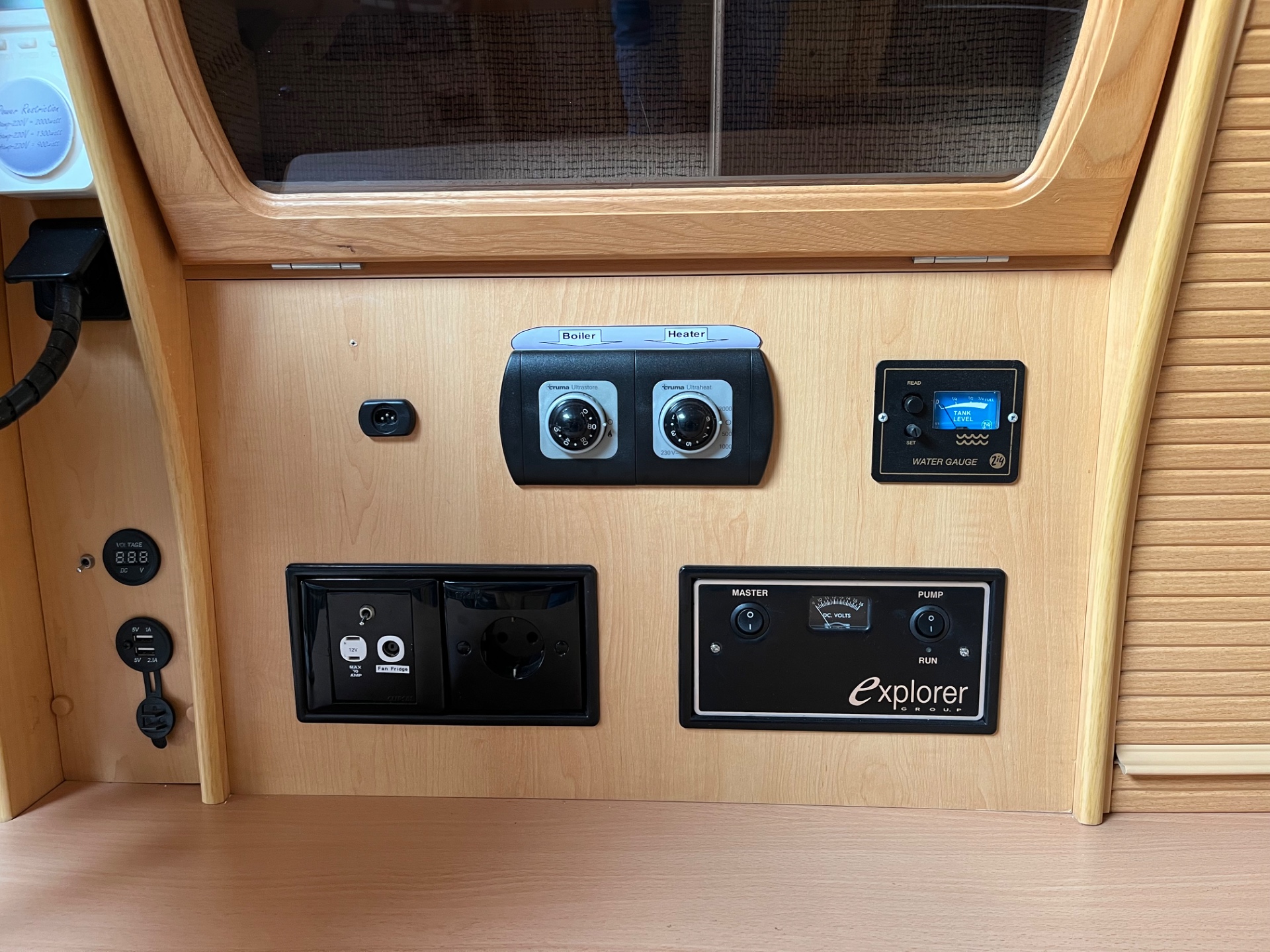 Elddis Crusader 470 hurricane MOVER en DOUCHE