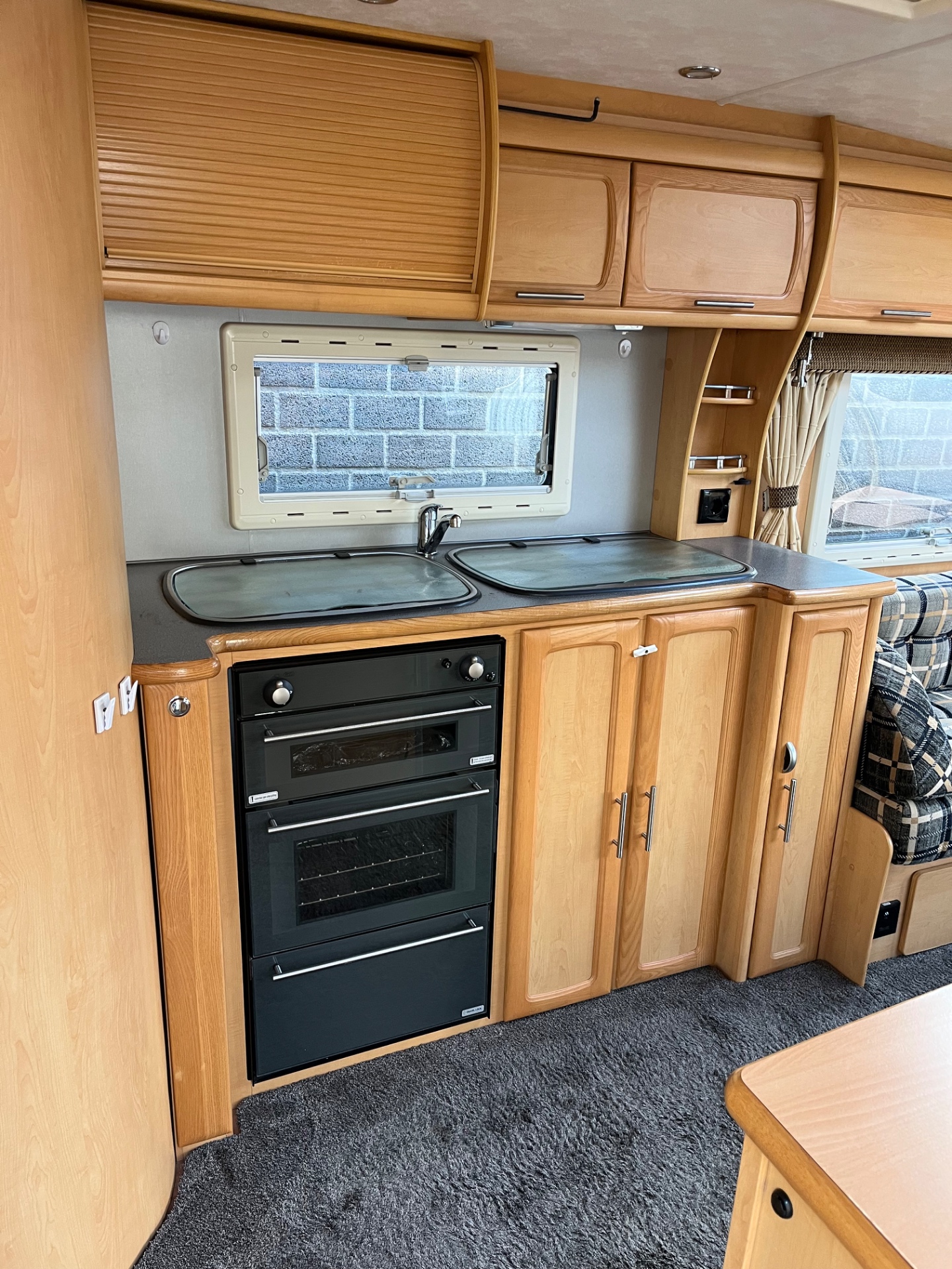 Elddis Crusader 470 hurricane MOVER en DOUCHE