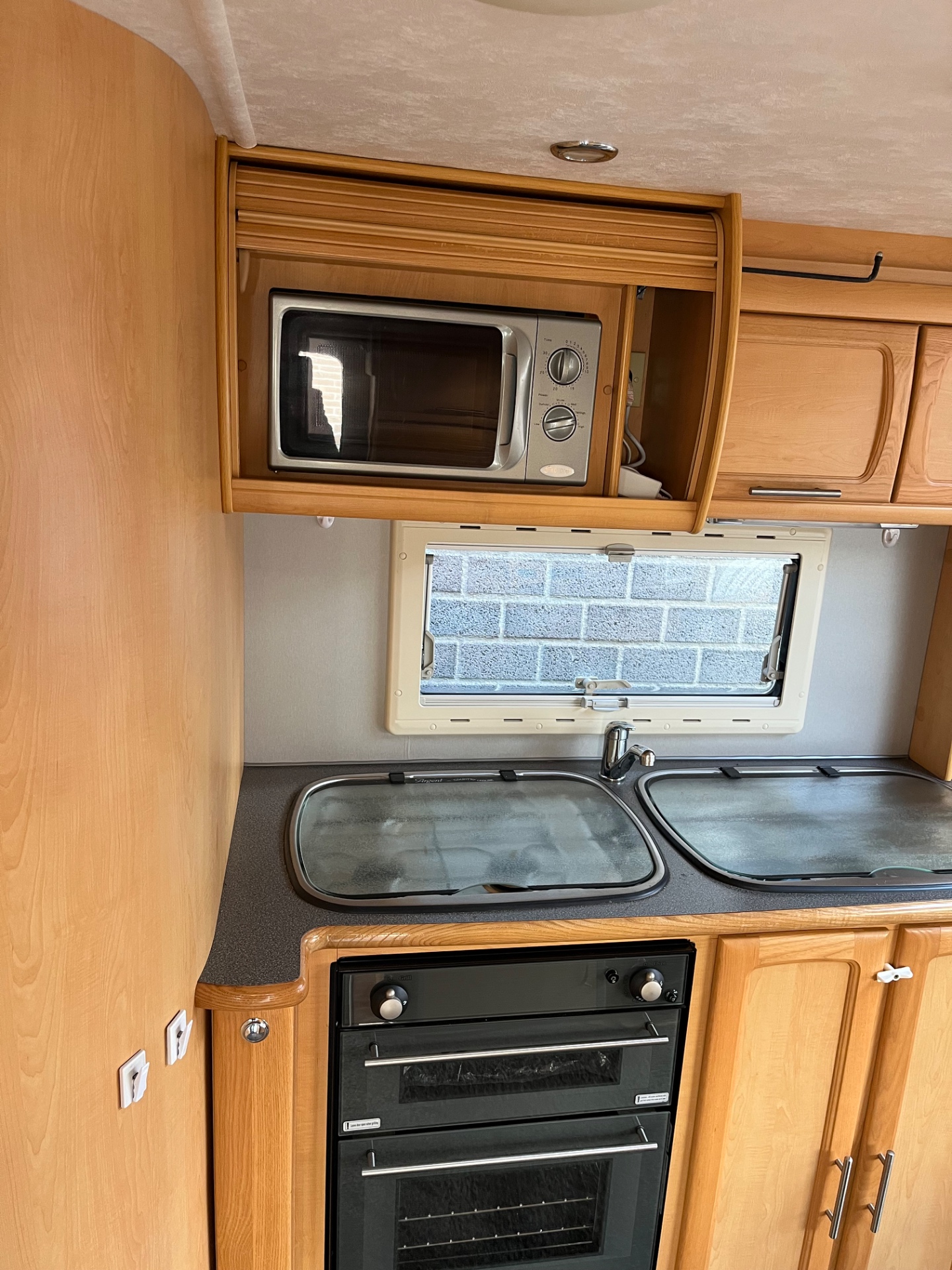 Elddis Crusader 470 hurricane MOVER en DOUCHE