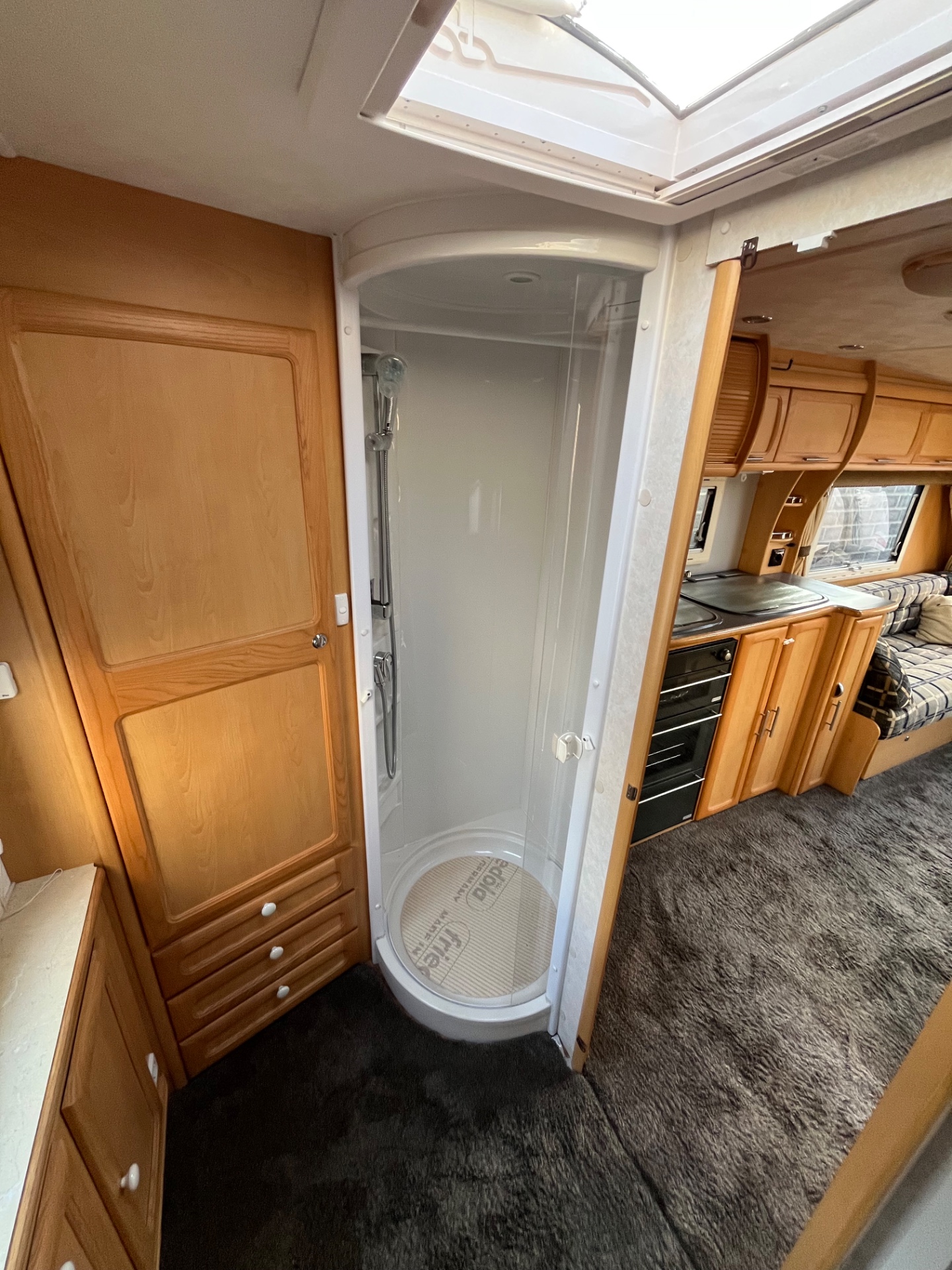 Elddis Crusader 470 hurricane MOVER en DOUCHE