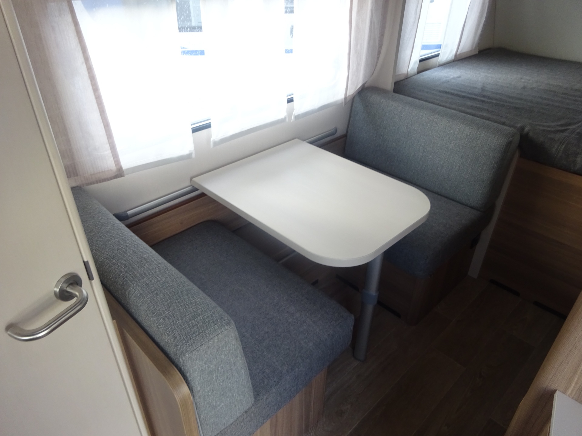 Dethleffs C-Joy 390 QSH Vast Bed+Mover