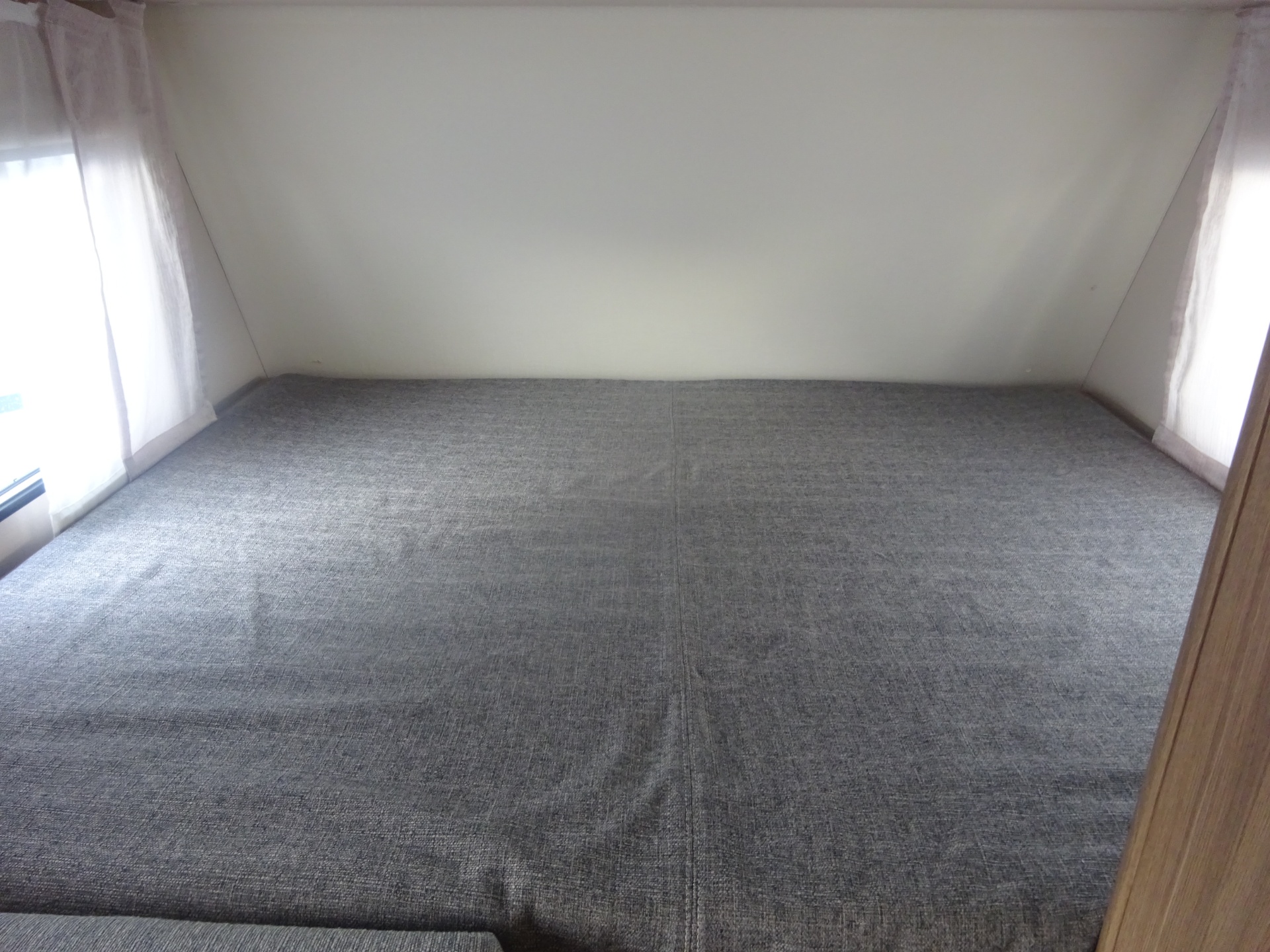 Dethleffs C-Joy 390 QSH Vast Bed+Mover