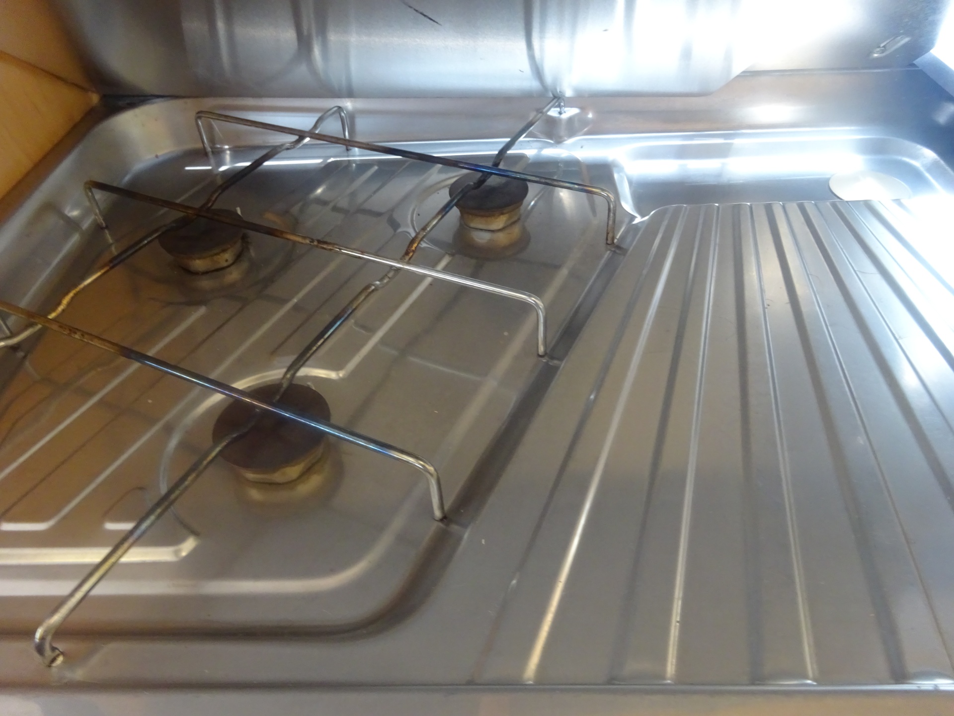 Hobby De luxe 440SF Met Brede Keuken +Vast Bed en Treinzit