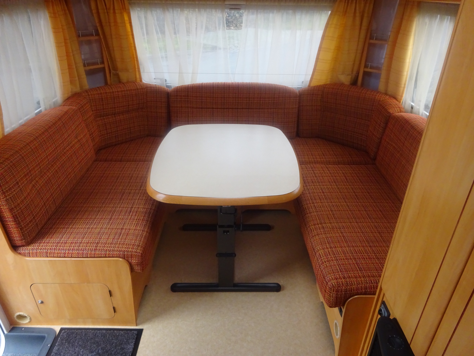 Fendt Saphir 490 Dwars Bed + Rondzit