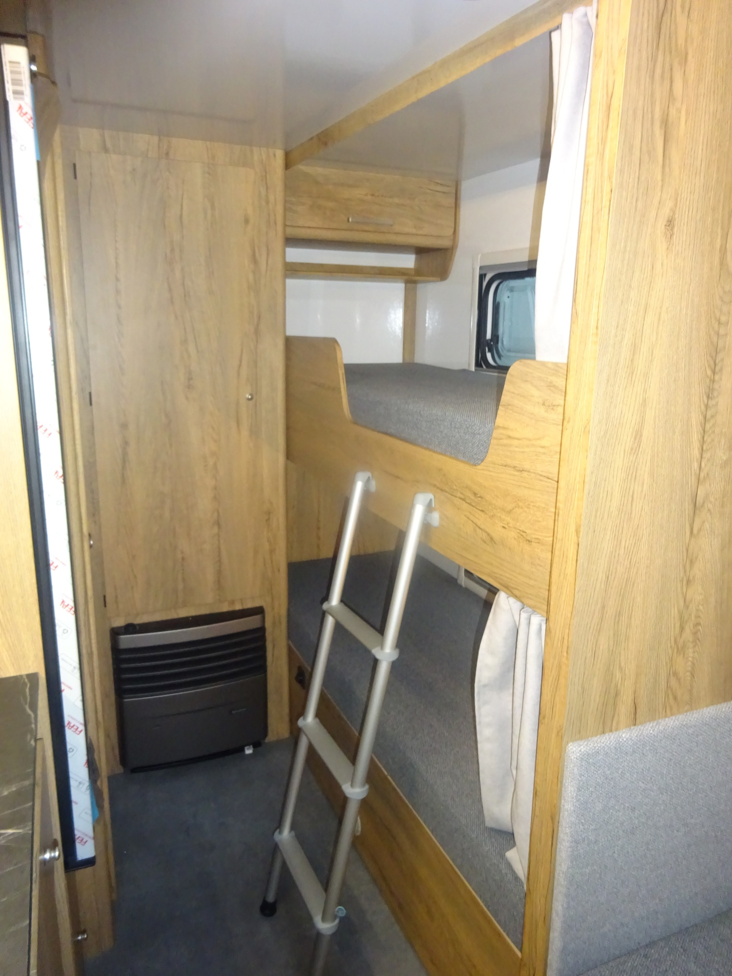 Niewiadow N-Cross Max 5 Persoons #PRIMEUR#